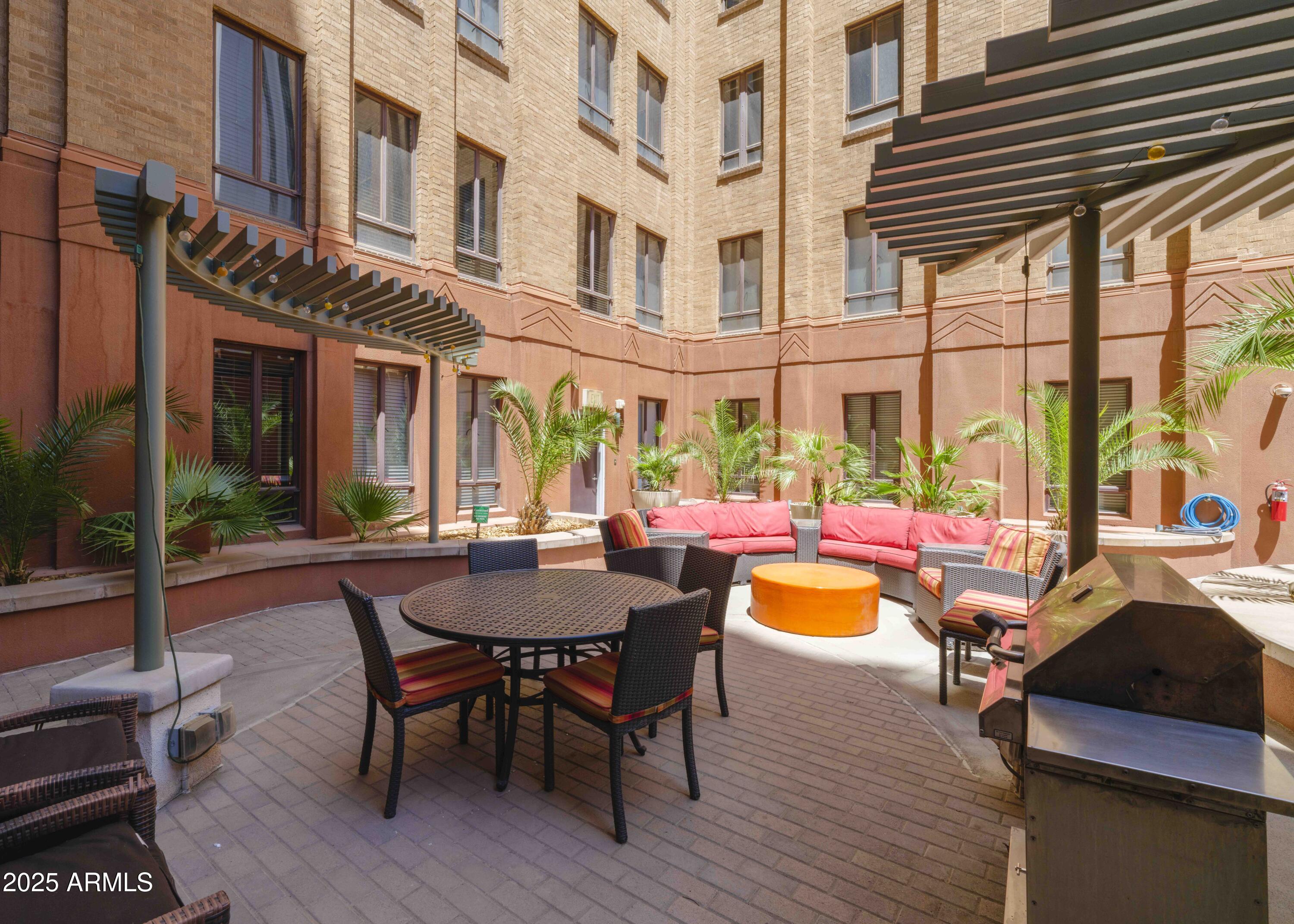 114 W ADAMS Street 907