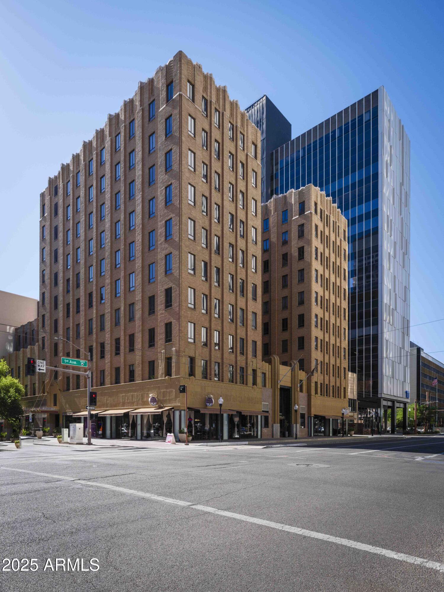 114 W ADAMS Street 907