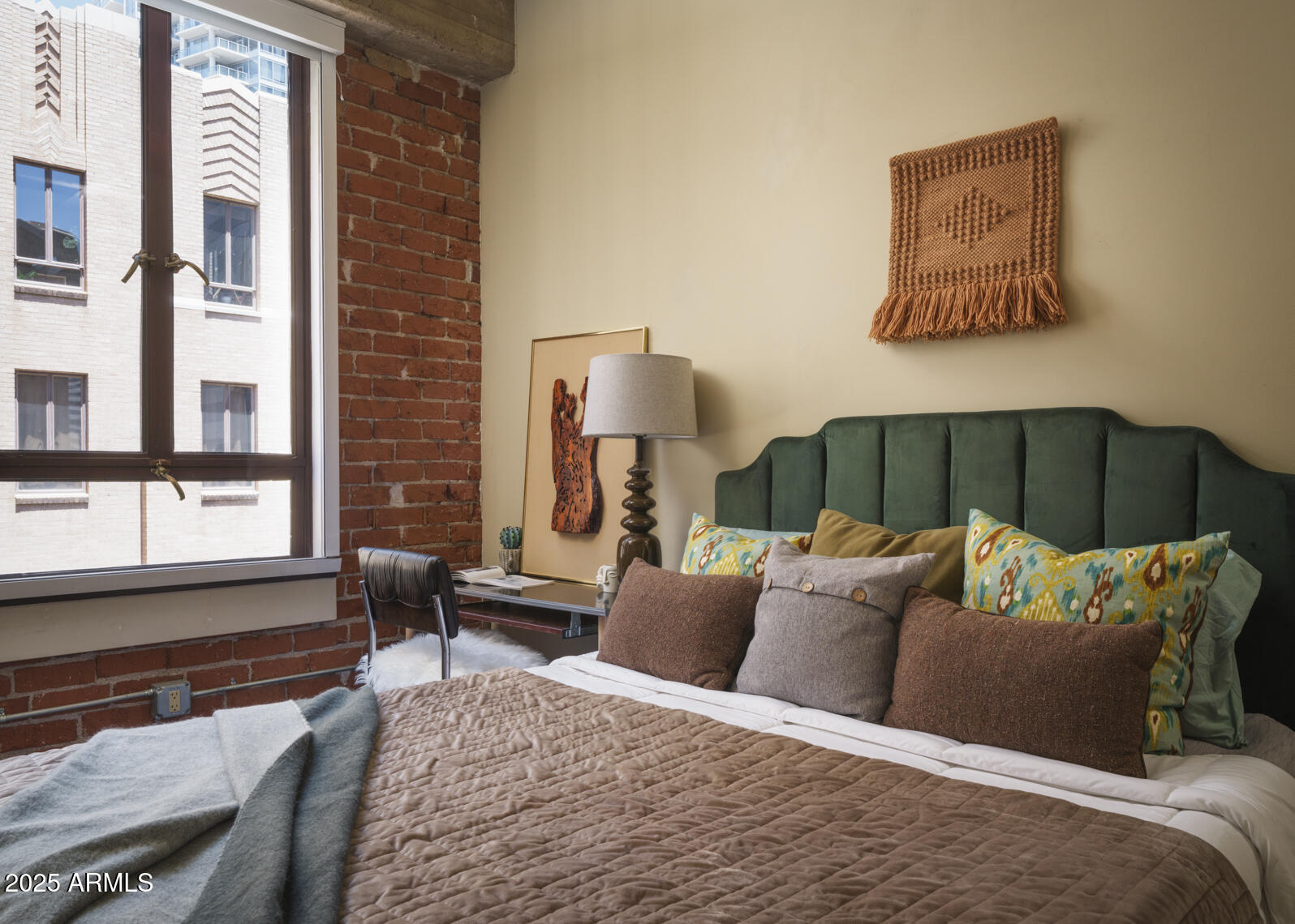114 W ADAMS Street 907