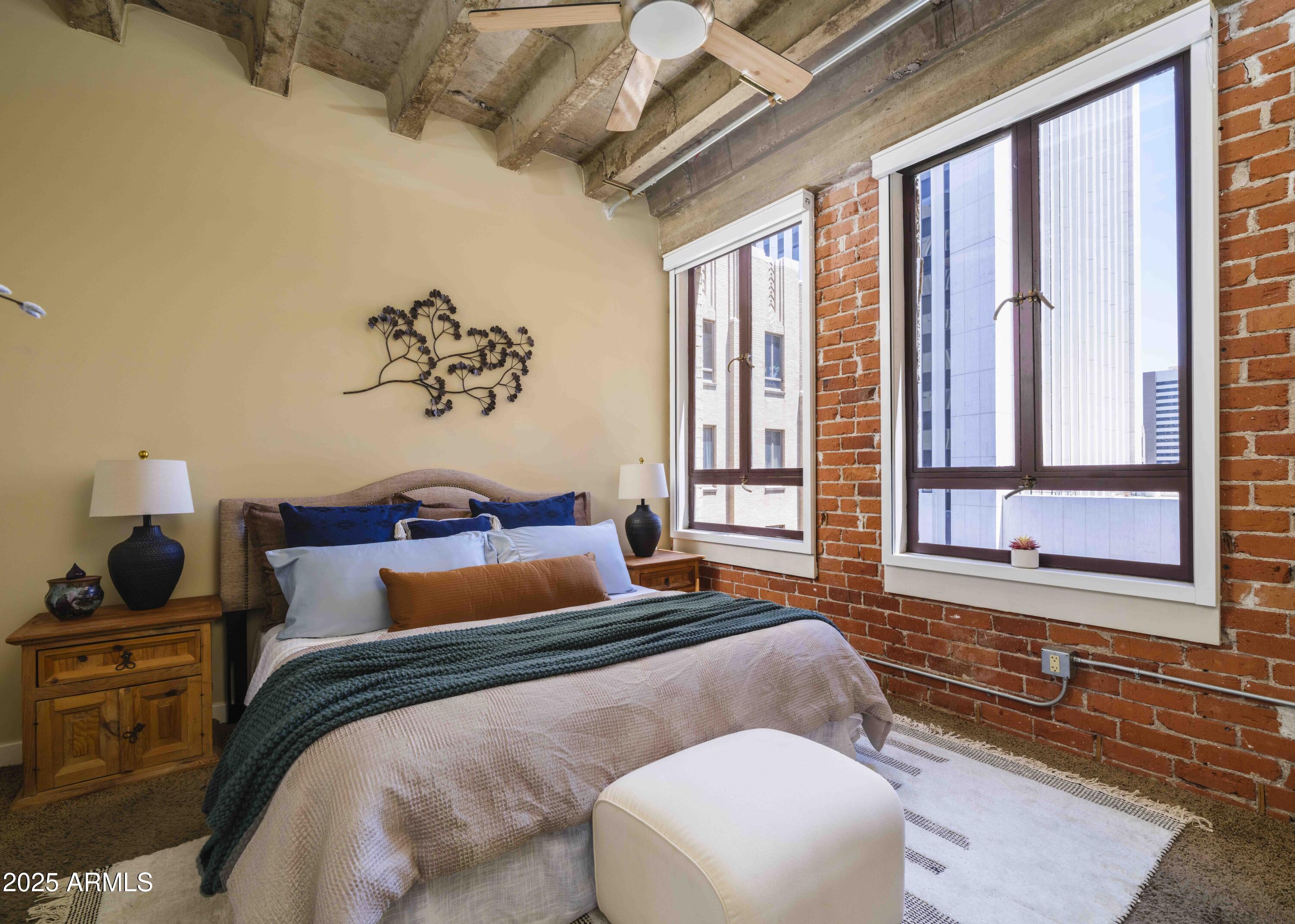 114 W ADAMS Street 907