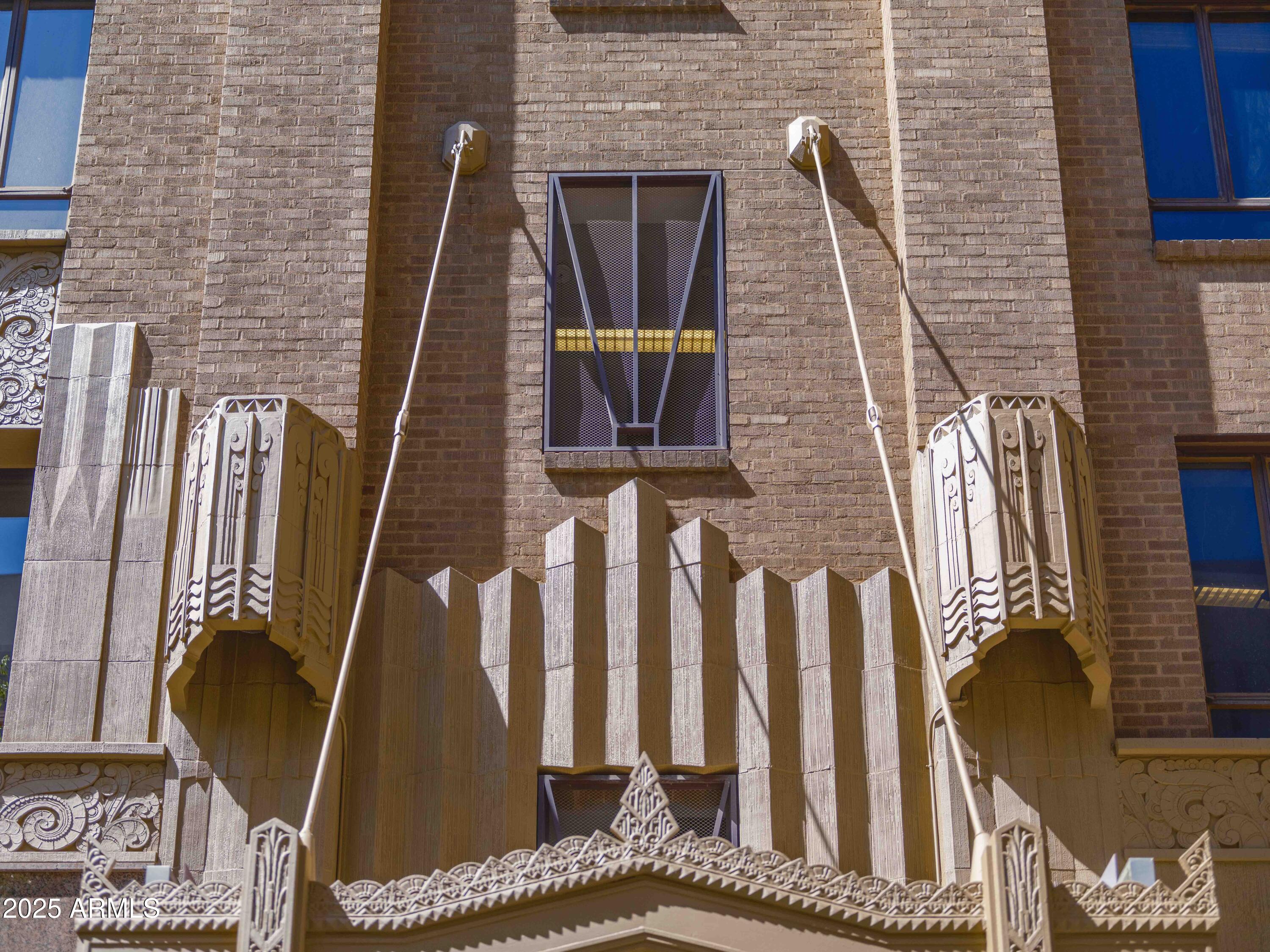 114 W ADAMS Street 907