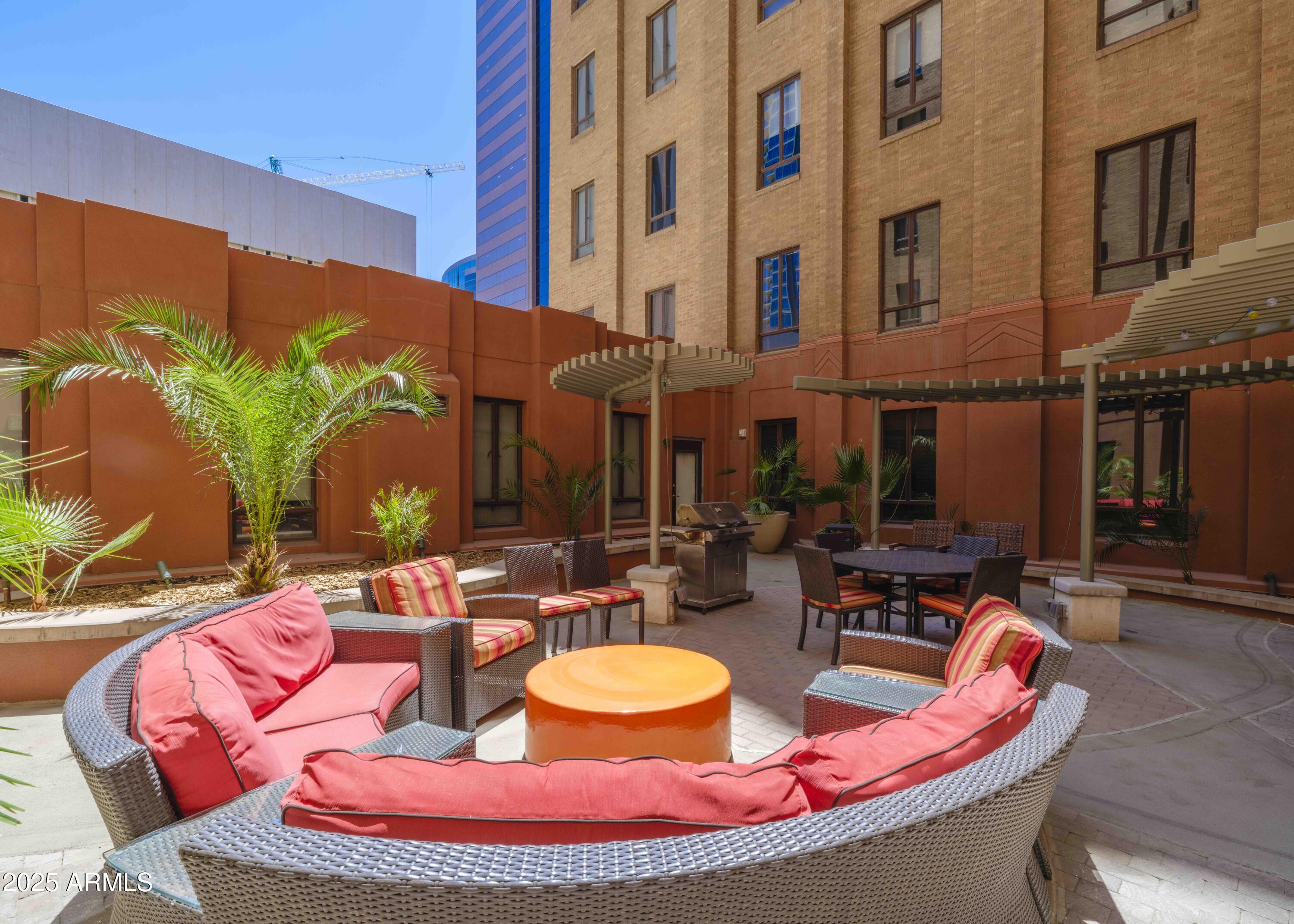 114 W ADAMS Street 907