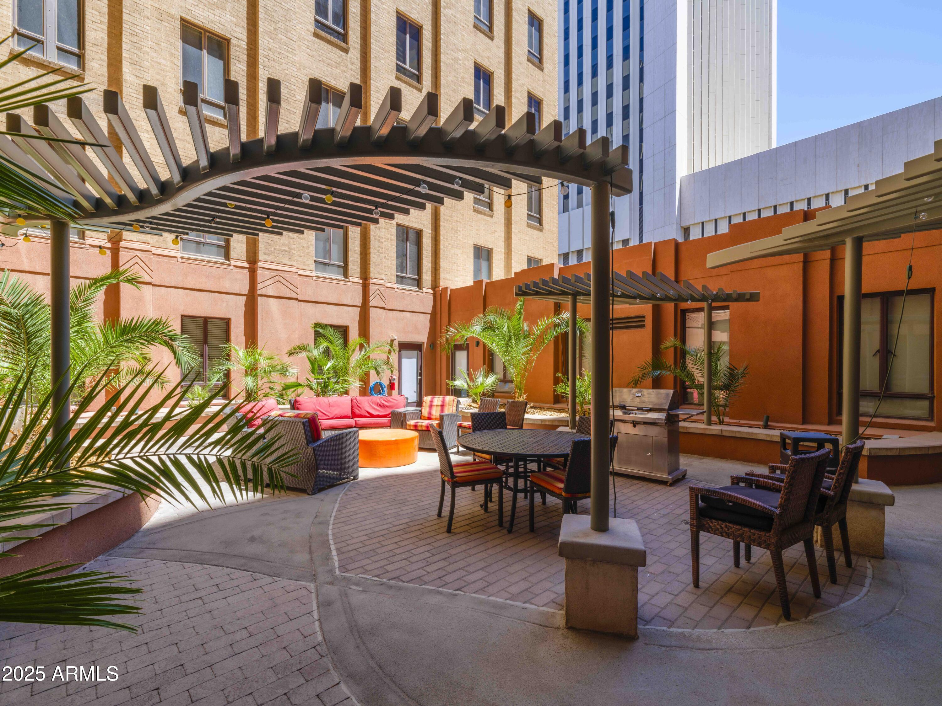 114 W ADAMS Street 907