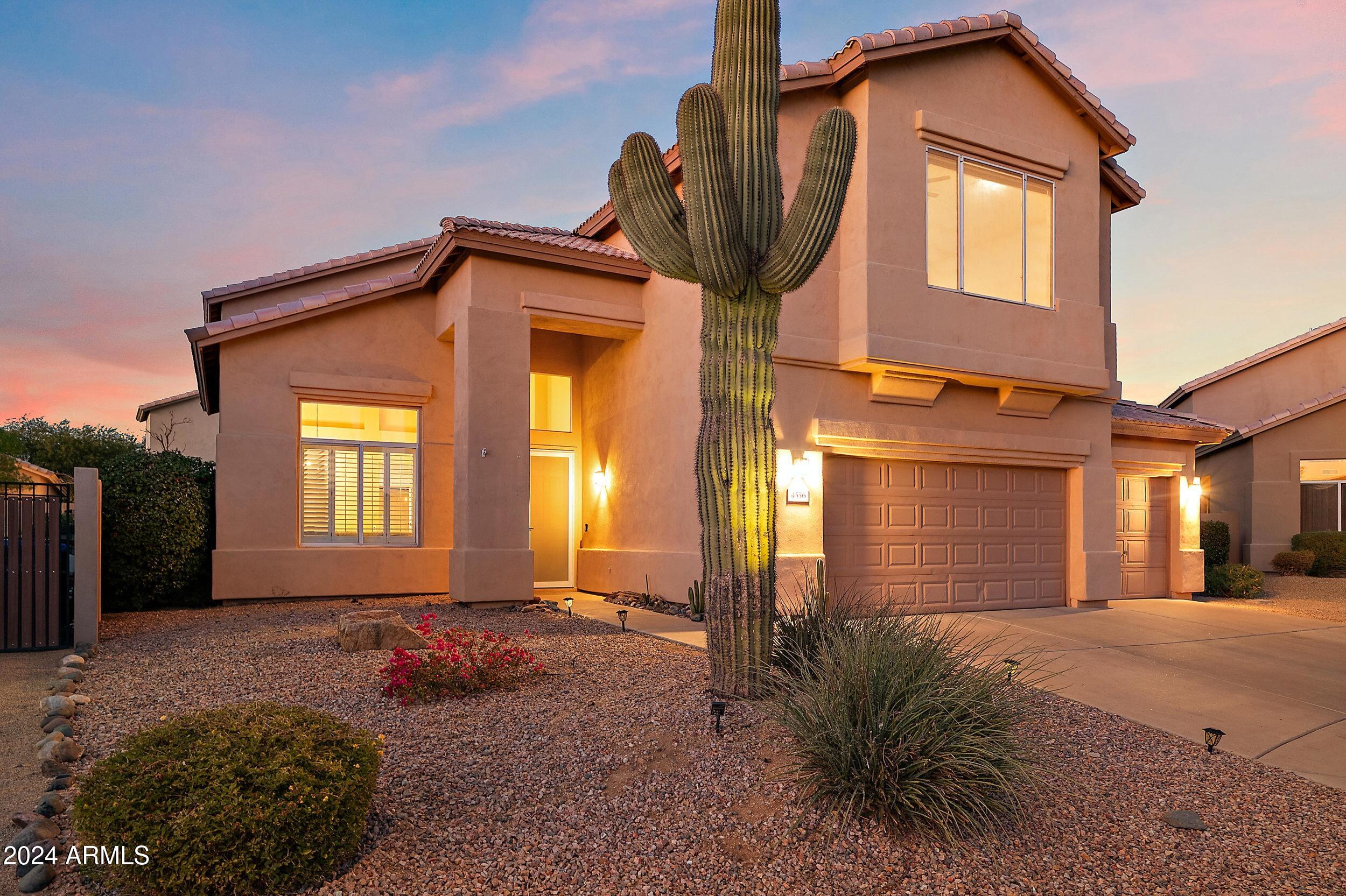 4556 E MADRE DEL ORO Drive