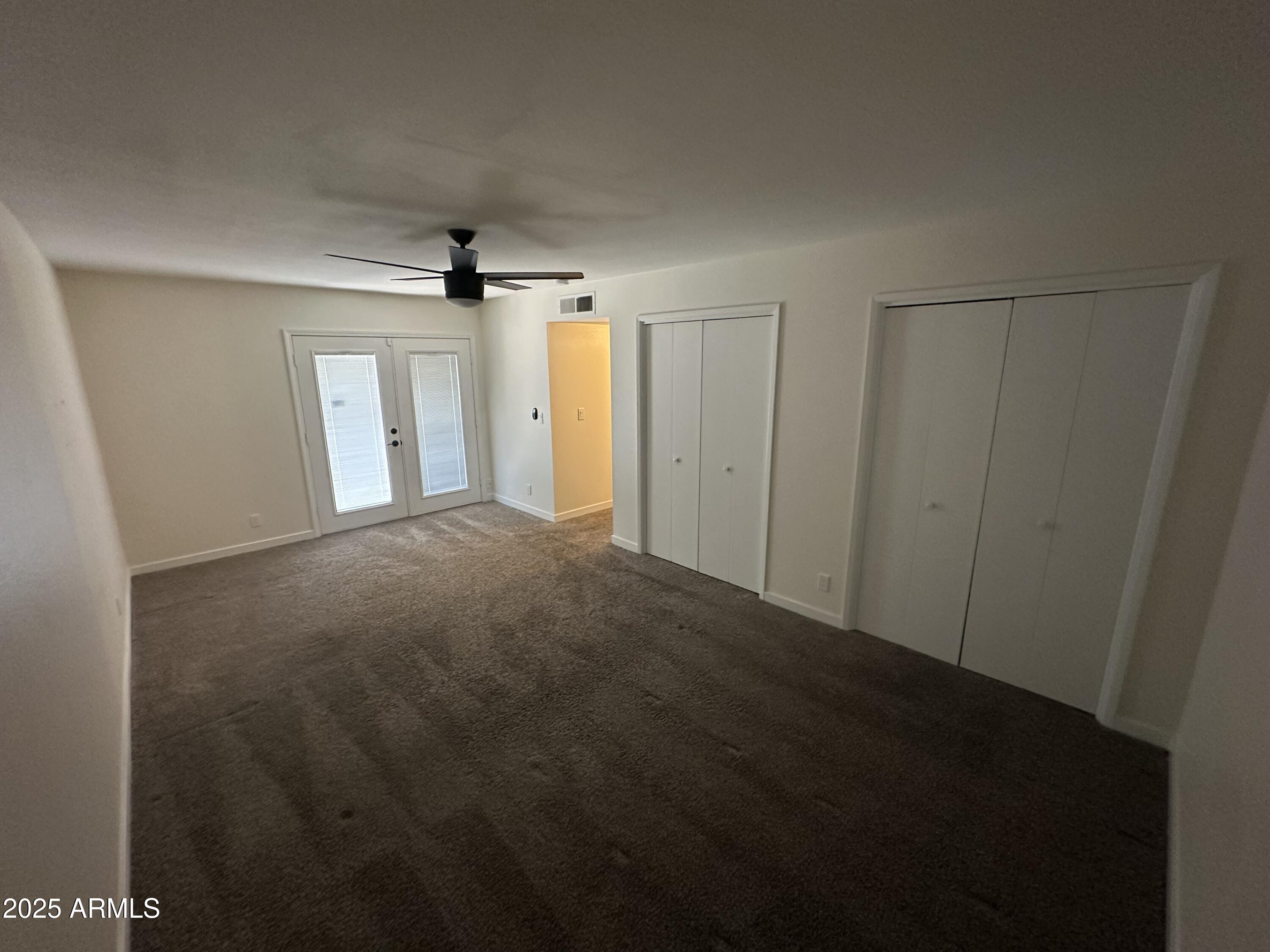 1303 W DEVONSHIRE Street