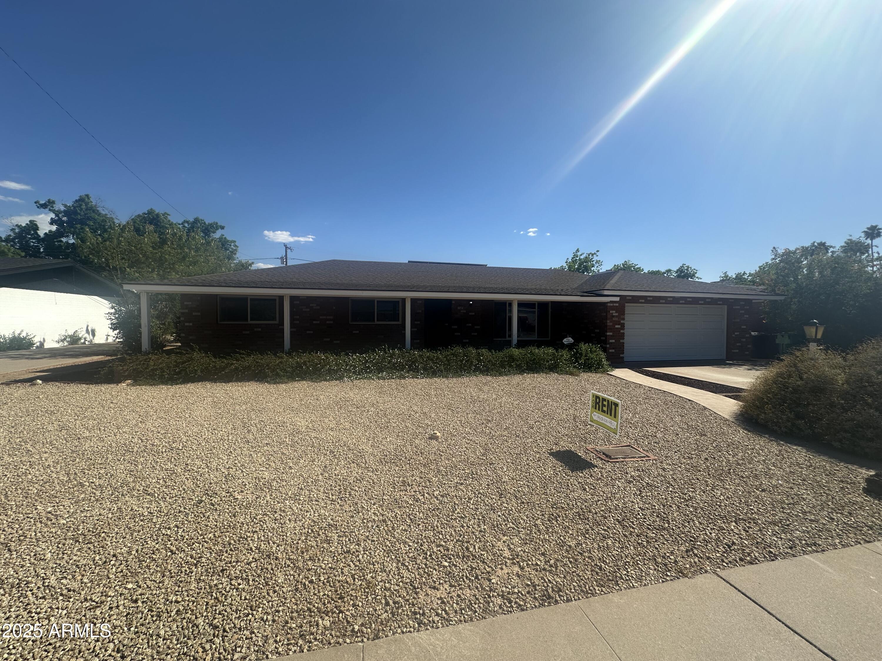 1303 W DEVONSHIRE Street