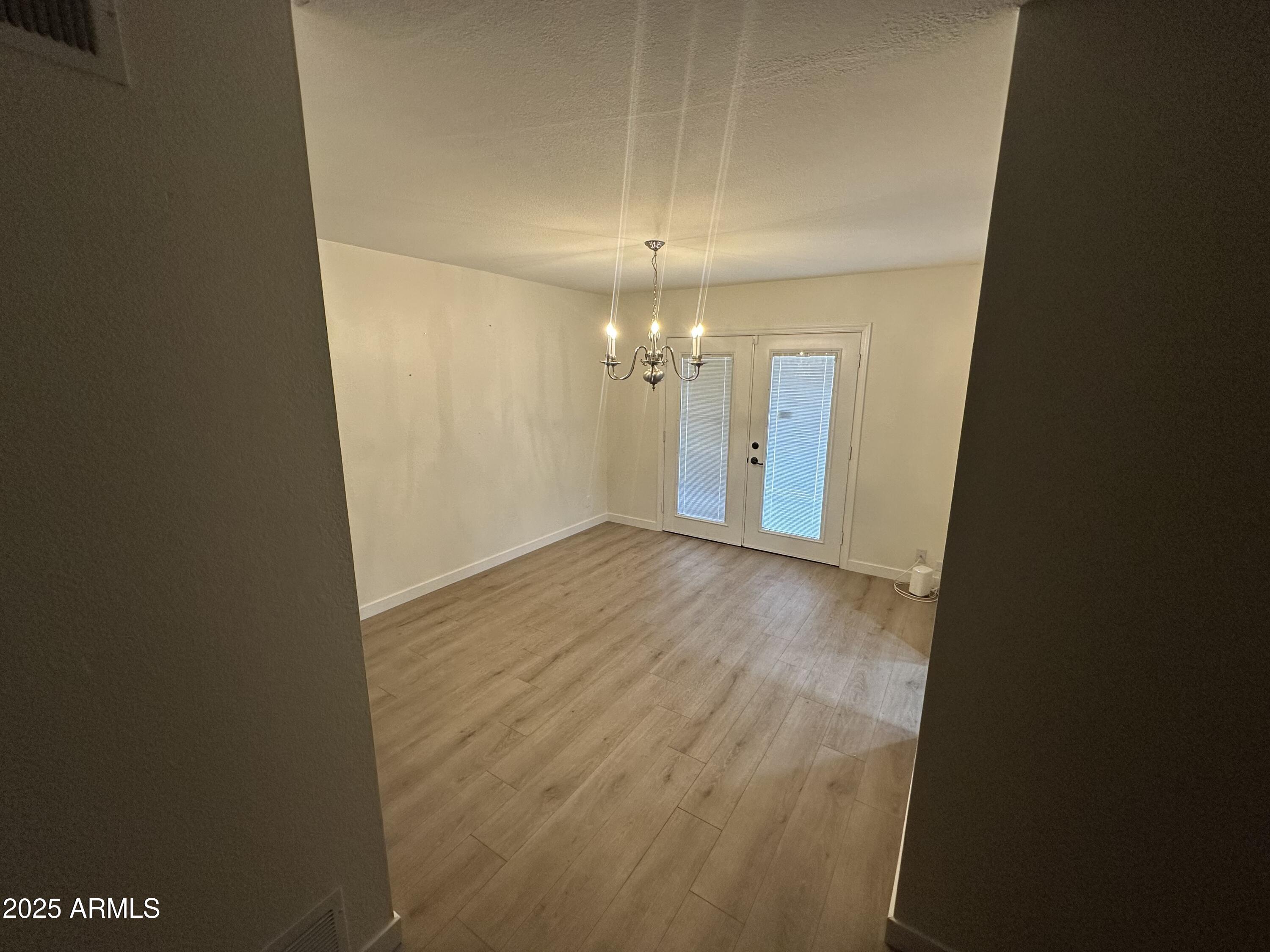 1303 W DEVONSHIRE Street