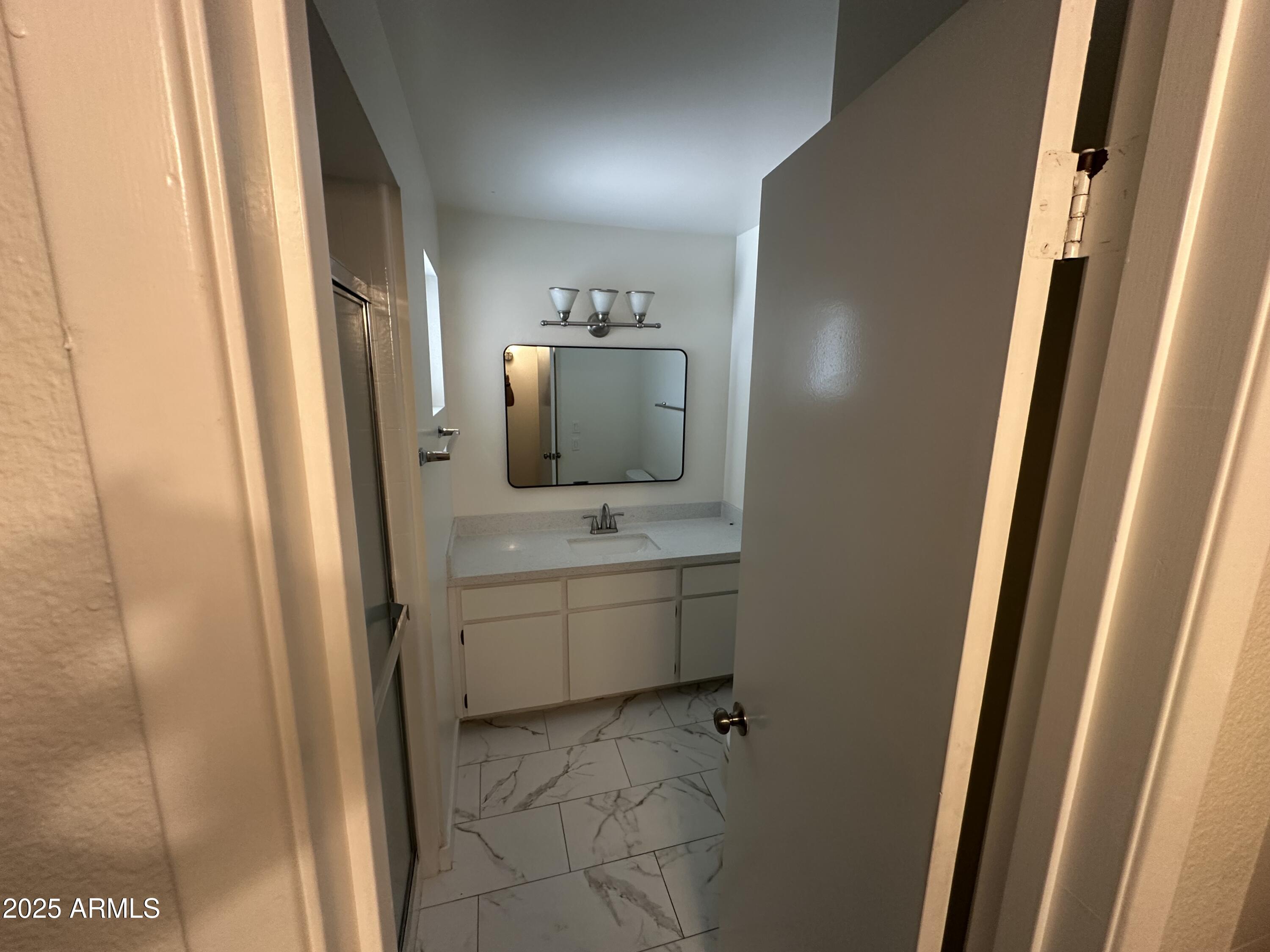 1303 W DEVONSHIRE Street