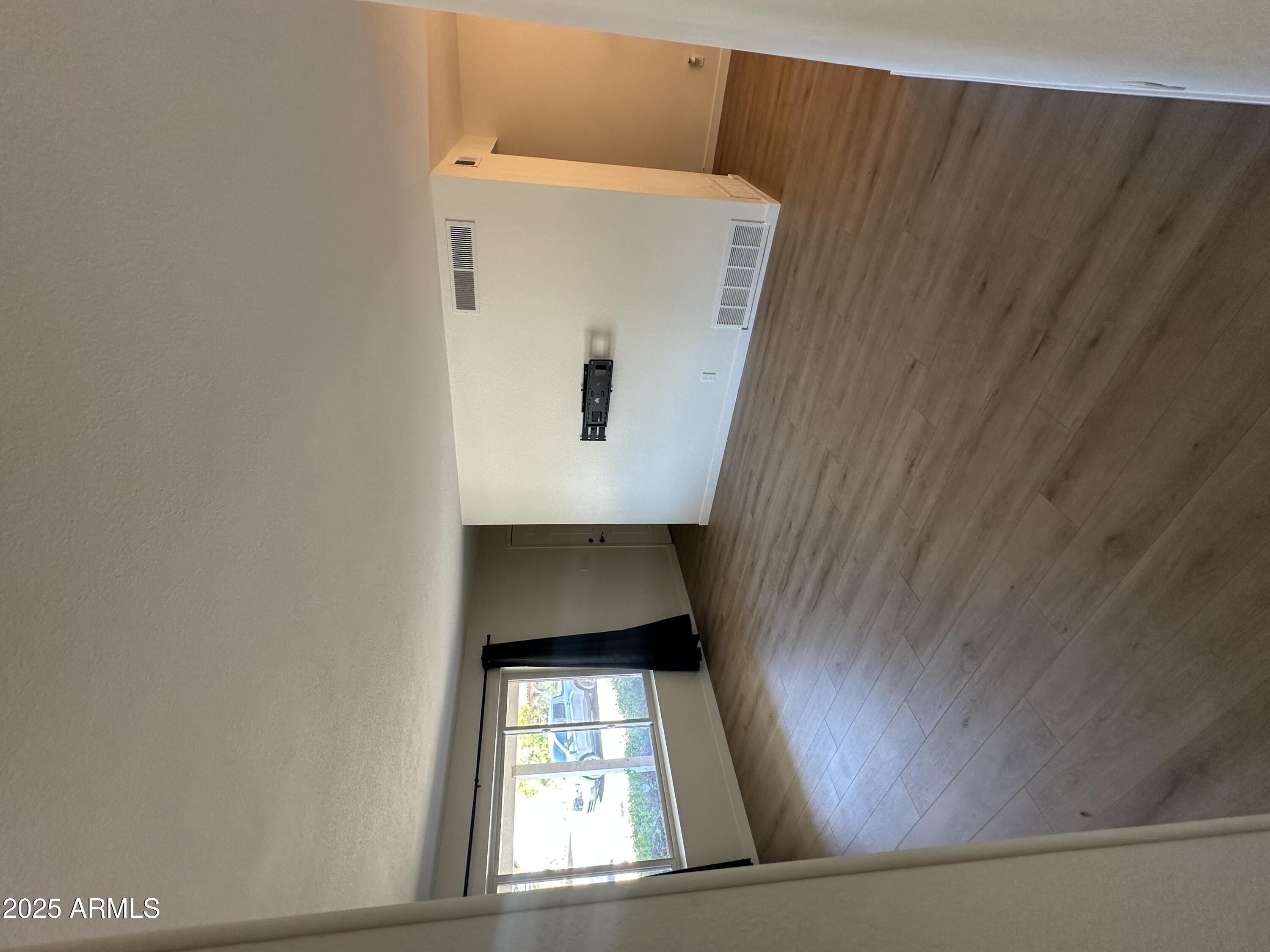 1303 W DEVONSHIRE Street