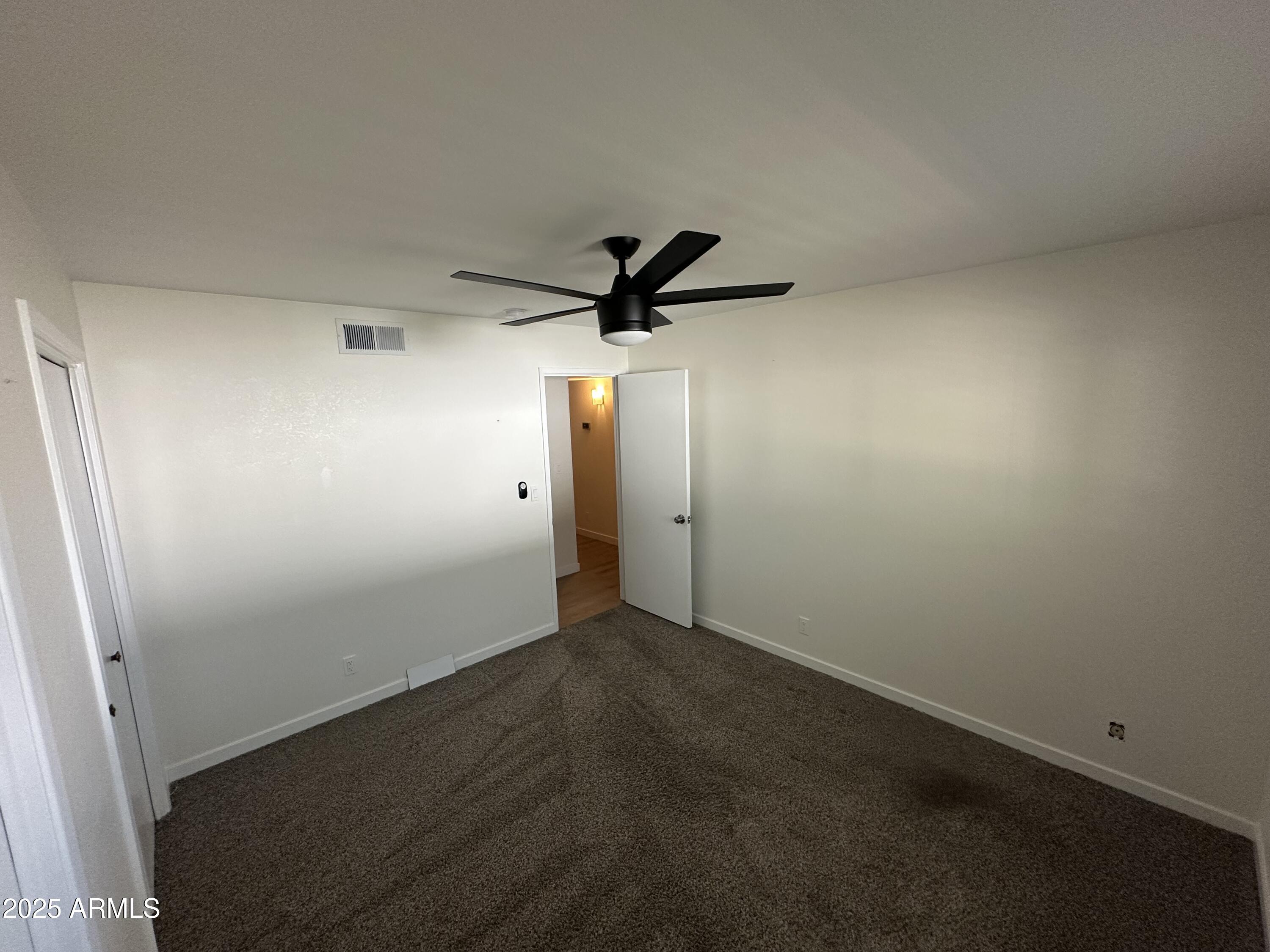 1303 W DEVONSHIRE Street