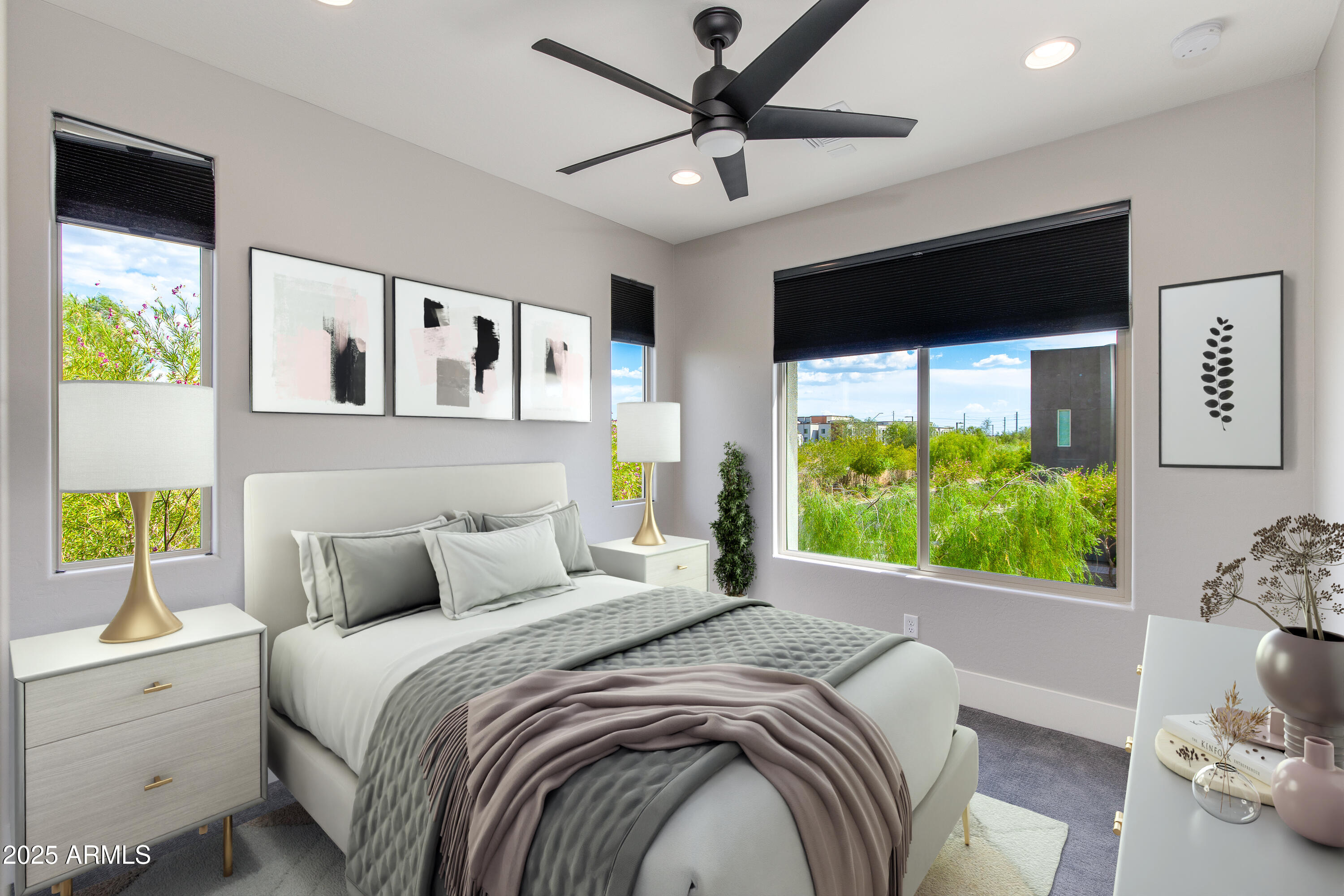 1910 W DESERT HOLLOW Drive