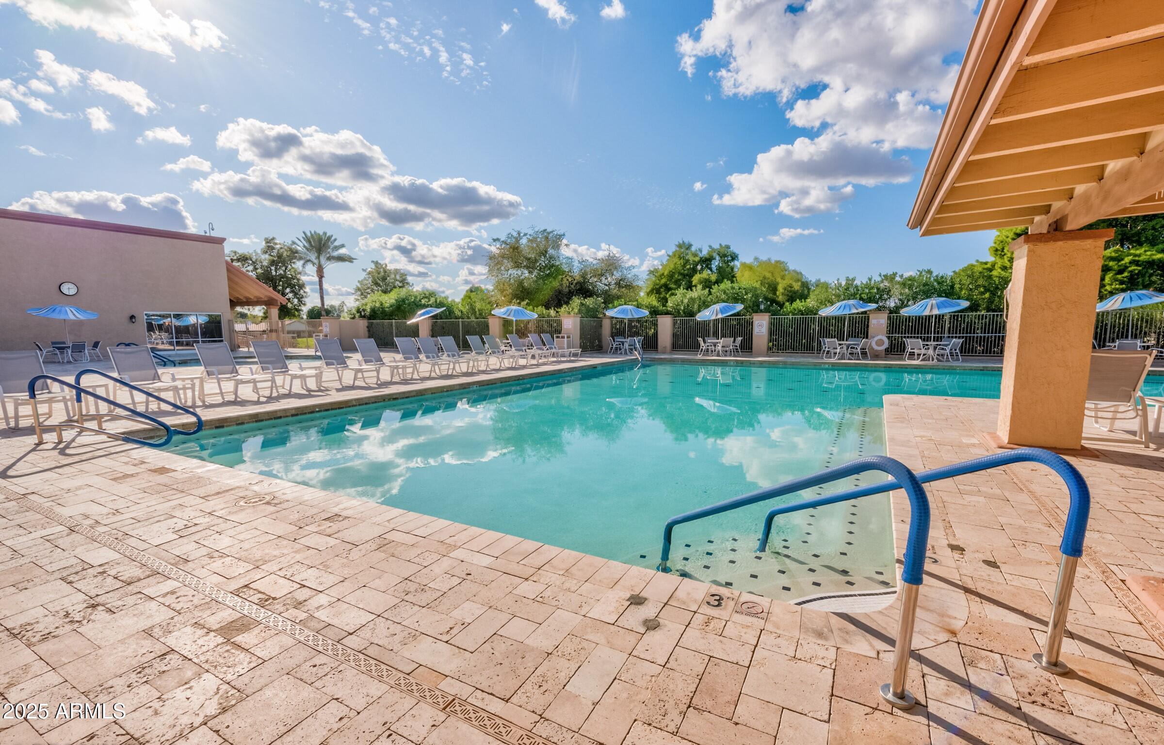2005 LEISURE WORLD