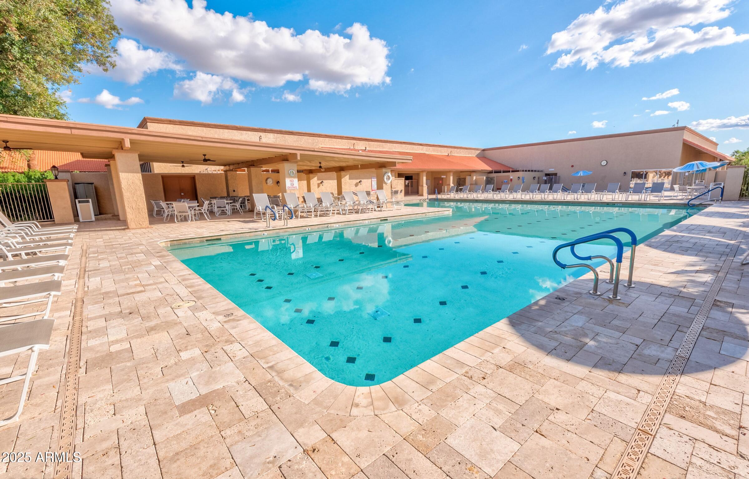 2005 LEISURE WORLD