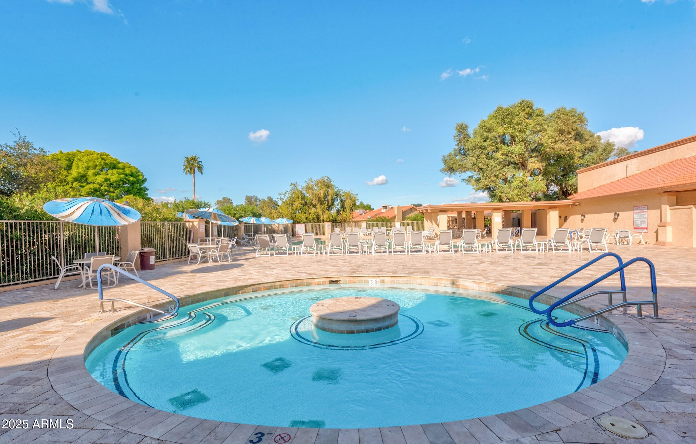 2005 LEISURE WORLD