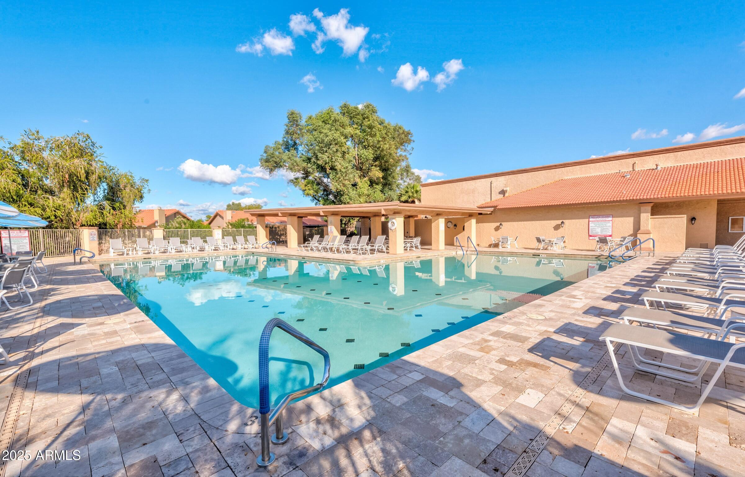 2005 LEISURE WORLD