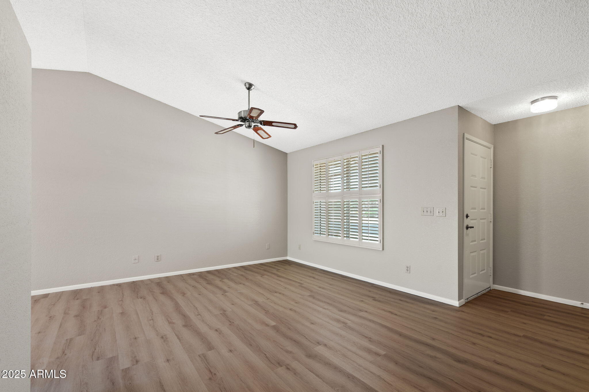 2005 LEISURE WORLD