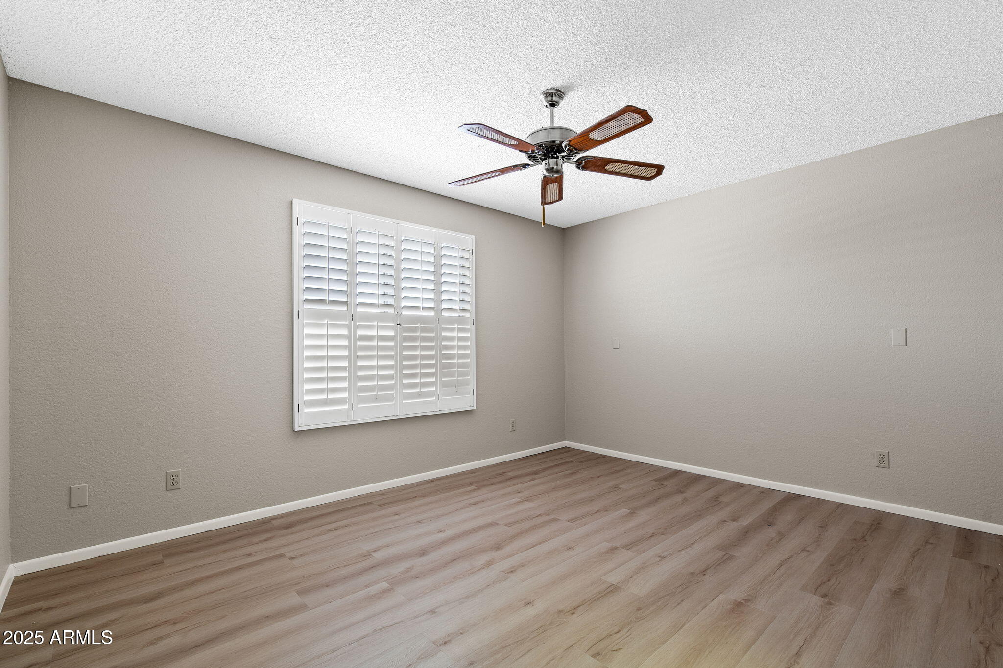 2005 LEISURE WORLD