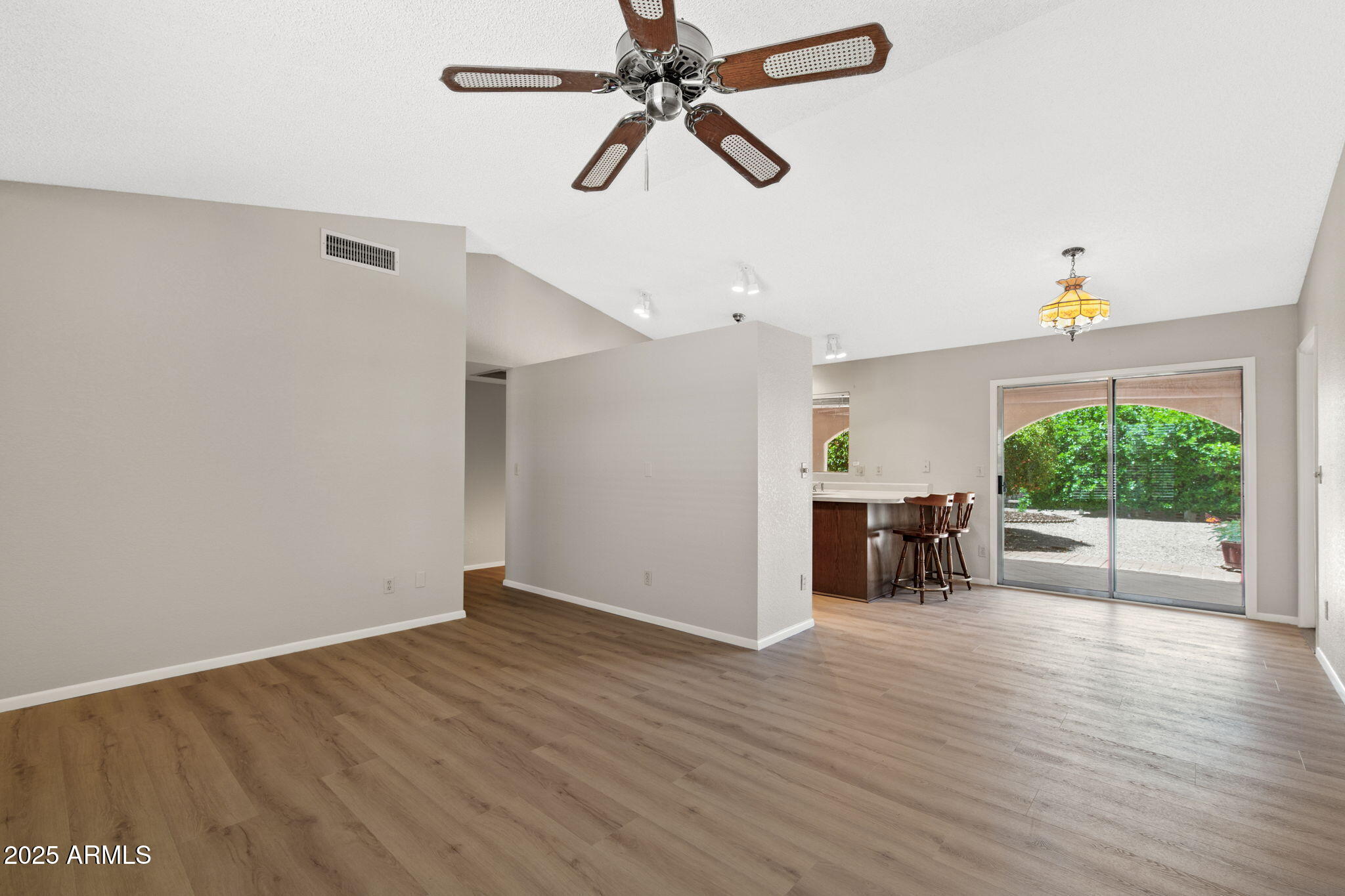 2005 LEISURE WORLD