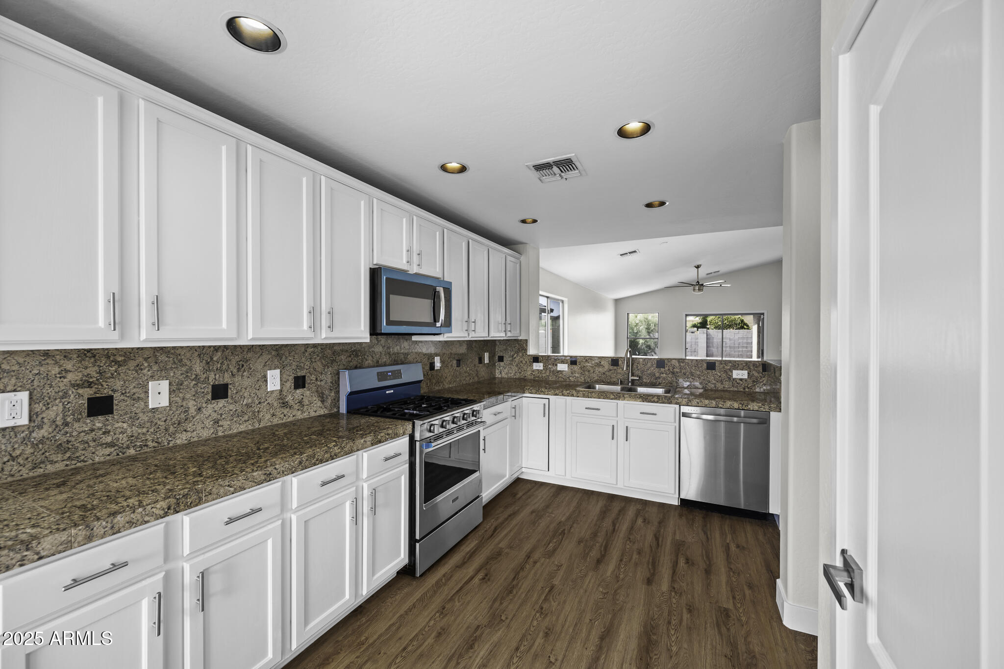 41839 W AVELLA Drive