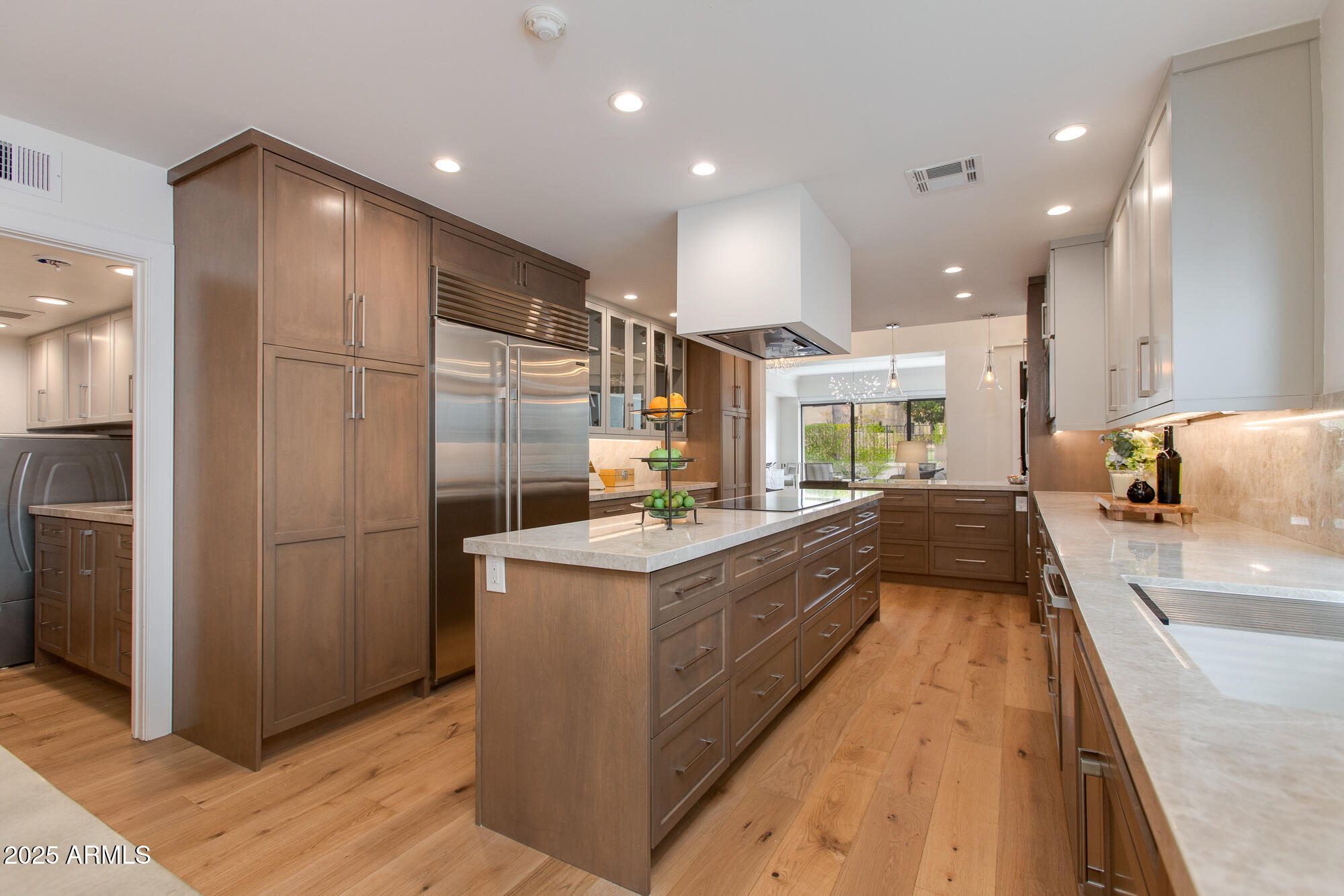 2737 E ARIZONA BILTMORE Circle, 8