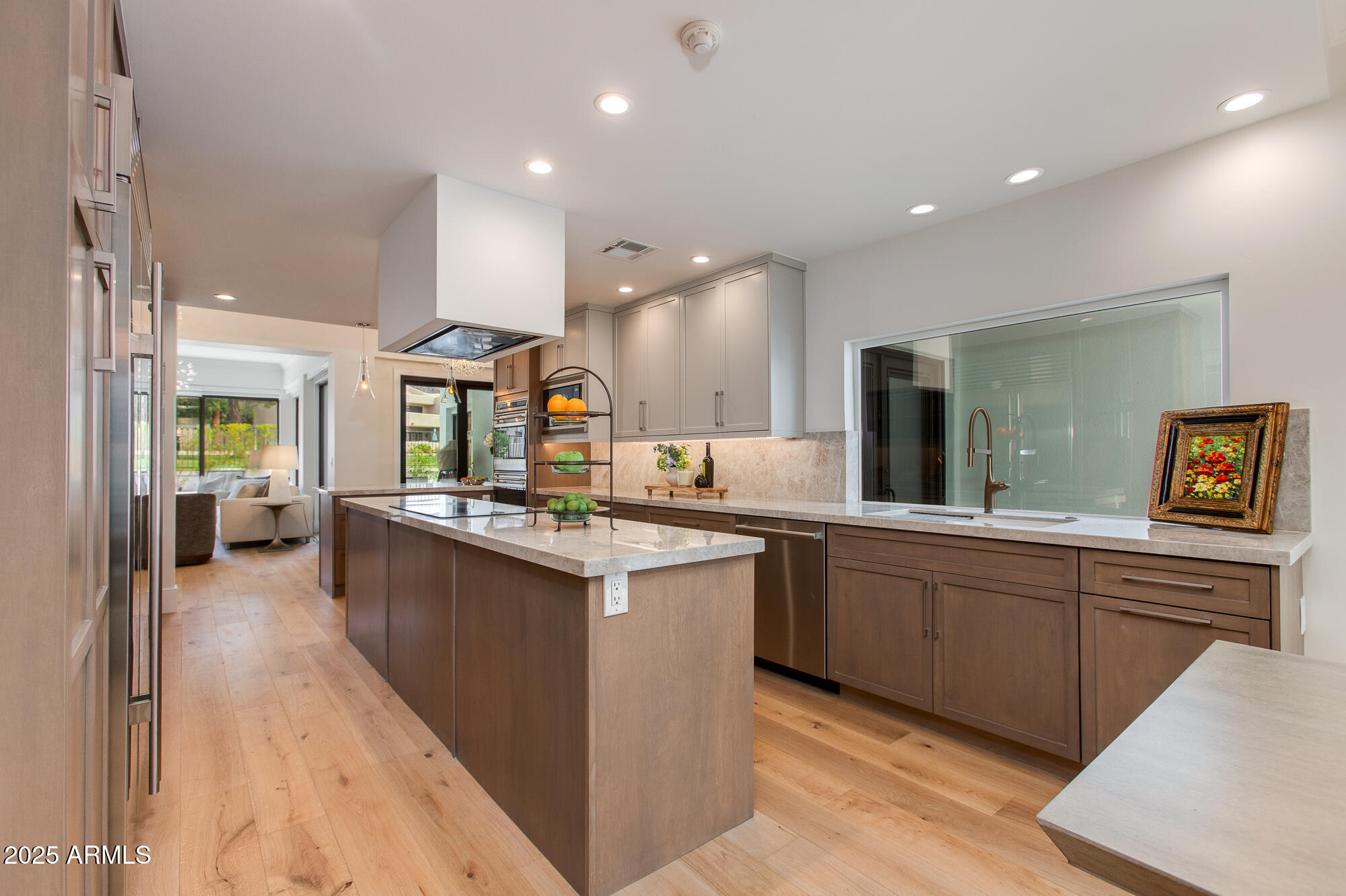 2737 E ARIZONA BILTMORE Circle, 8