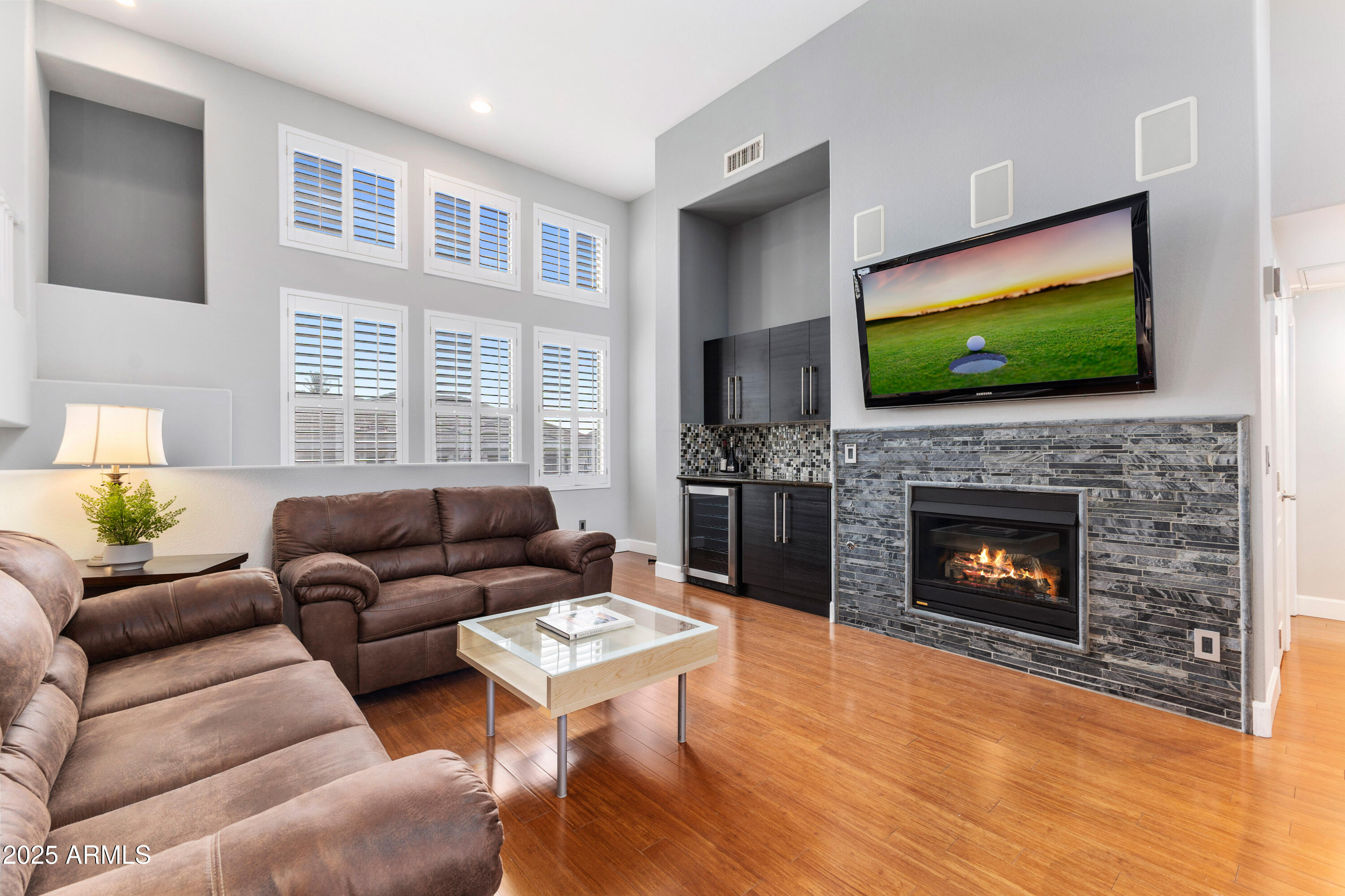 15221 N CLUBGATE Drive 2059