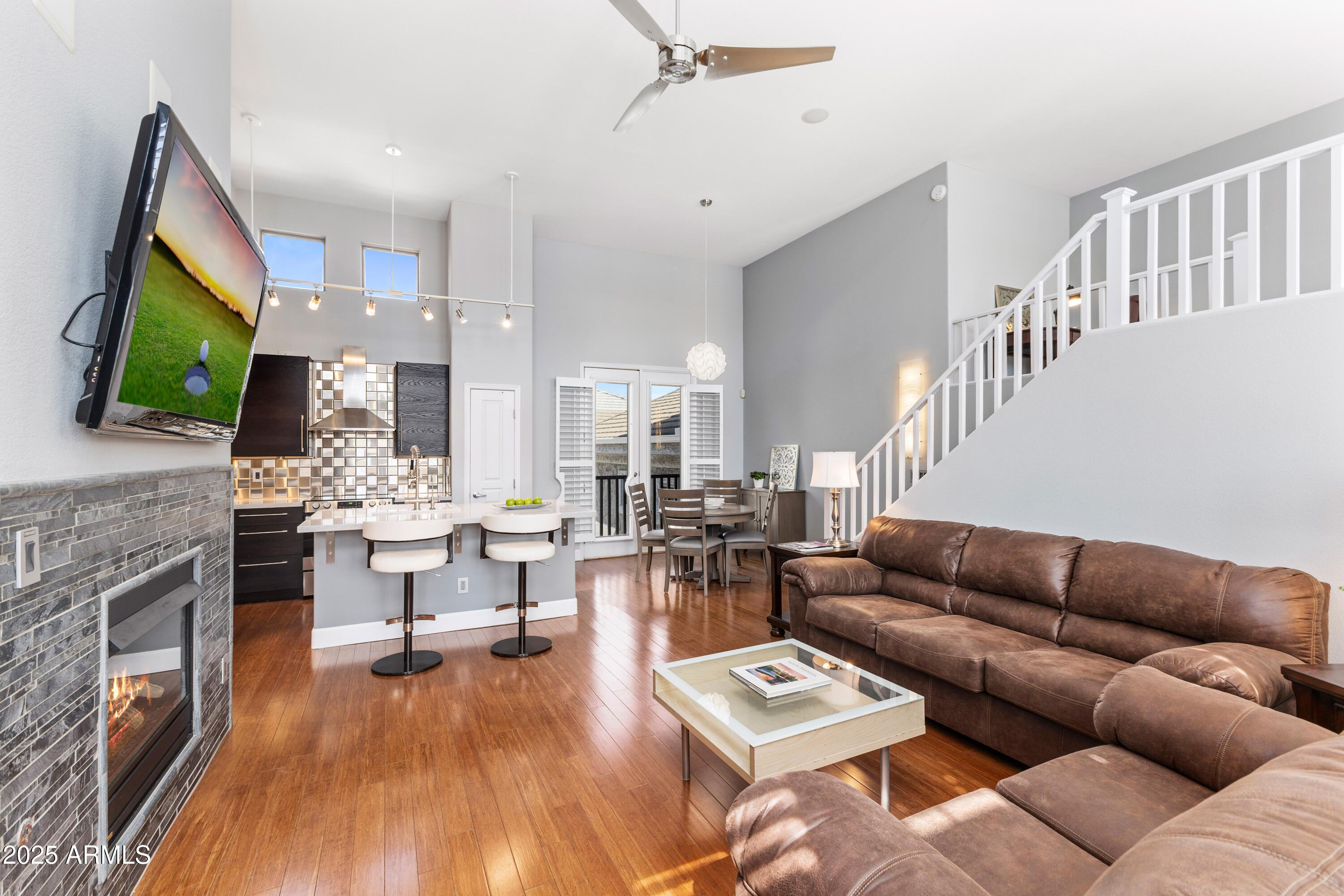15221 N CLUBGATE Drive 2059