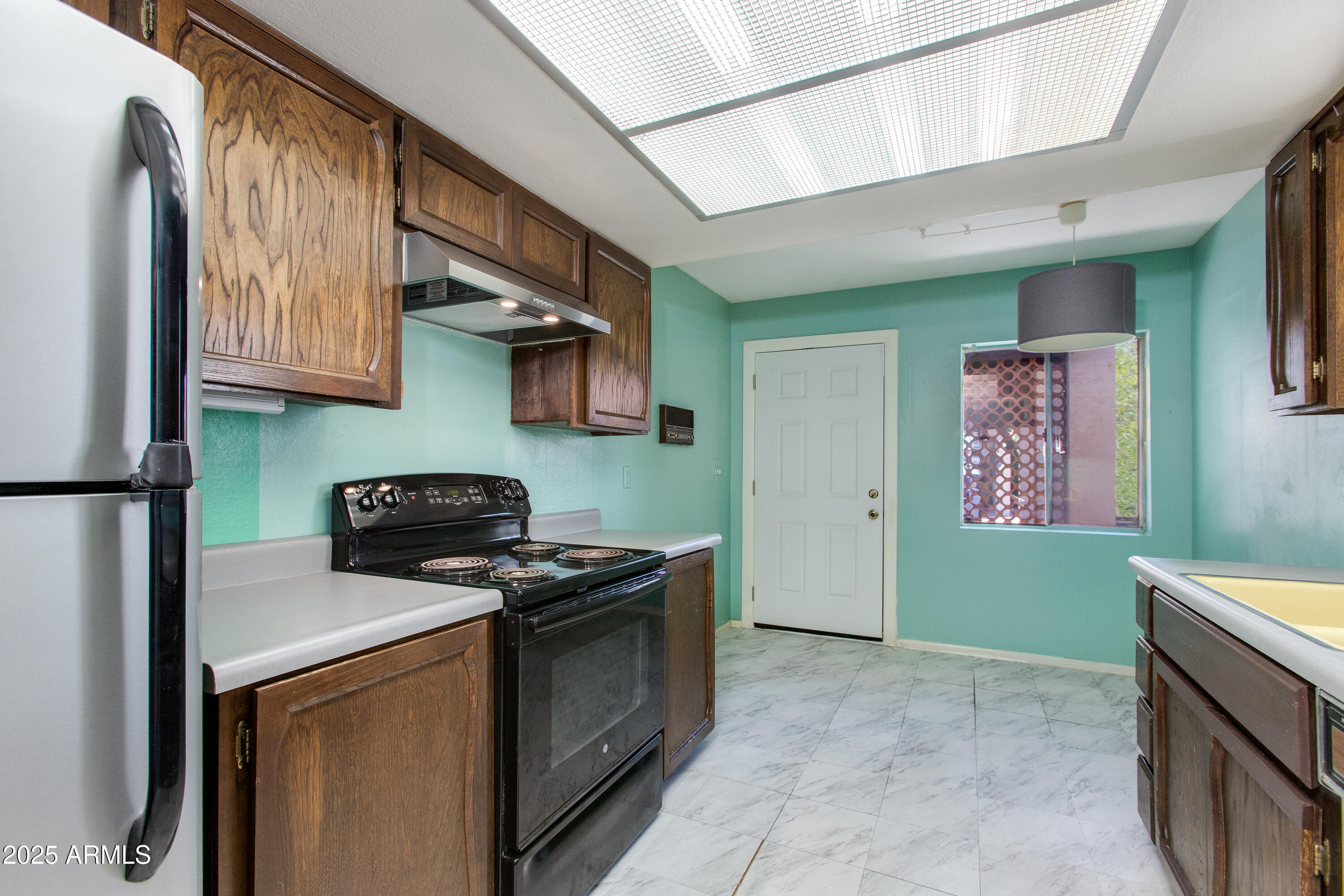 6 E Manzanita Drive