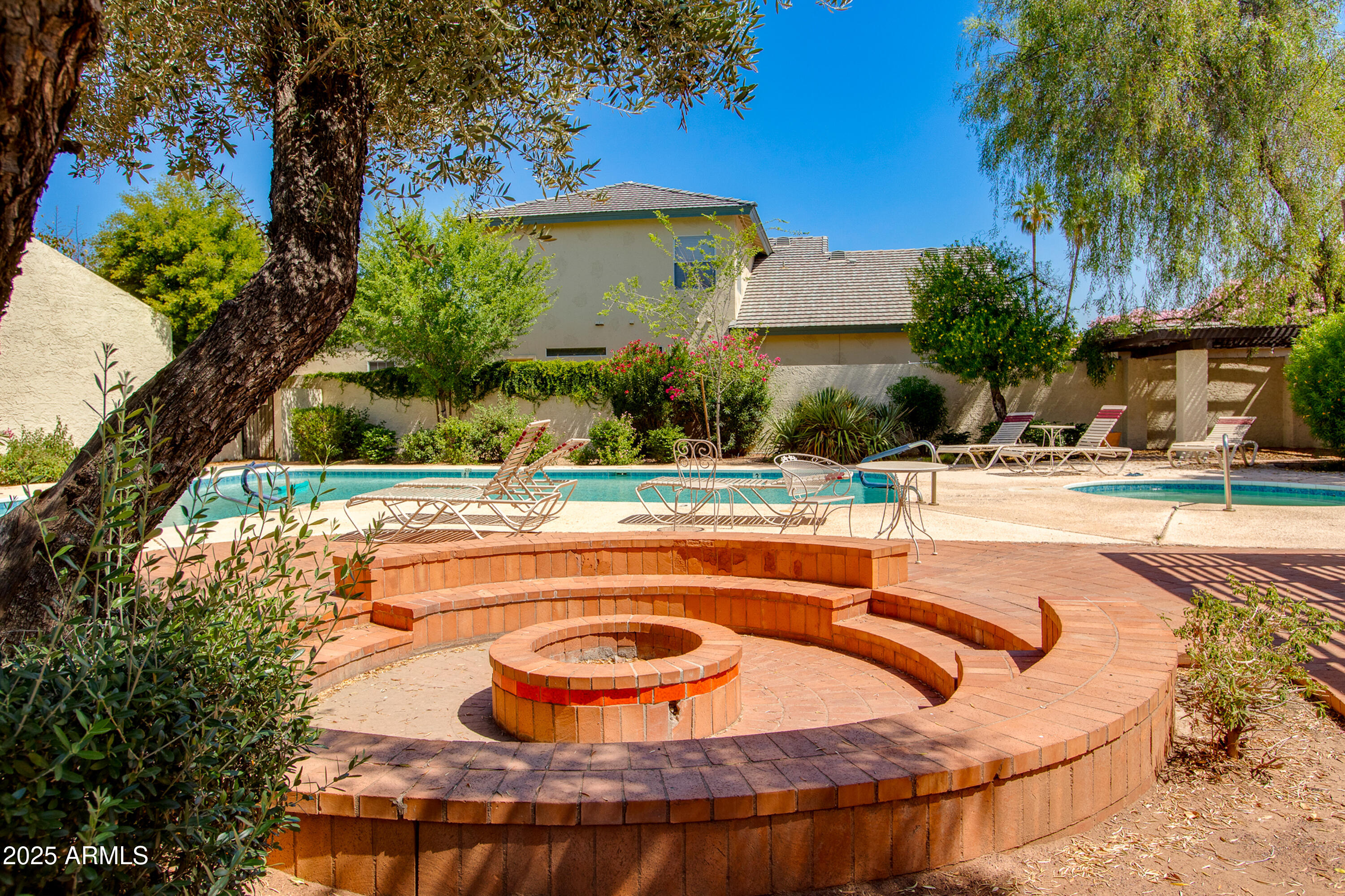 6 E Manzanita Drive