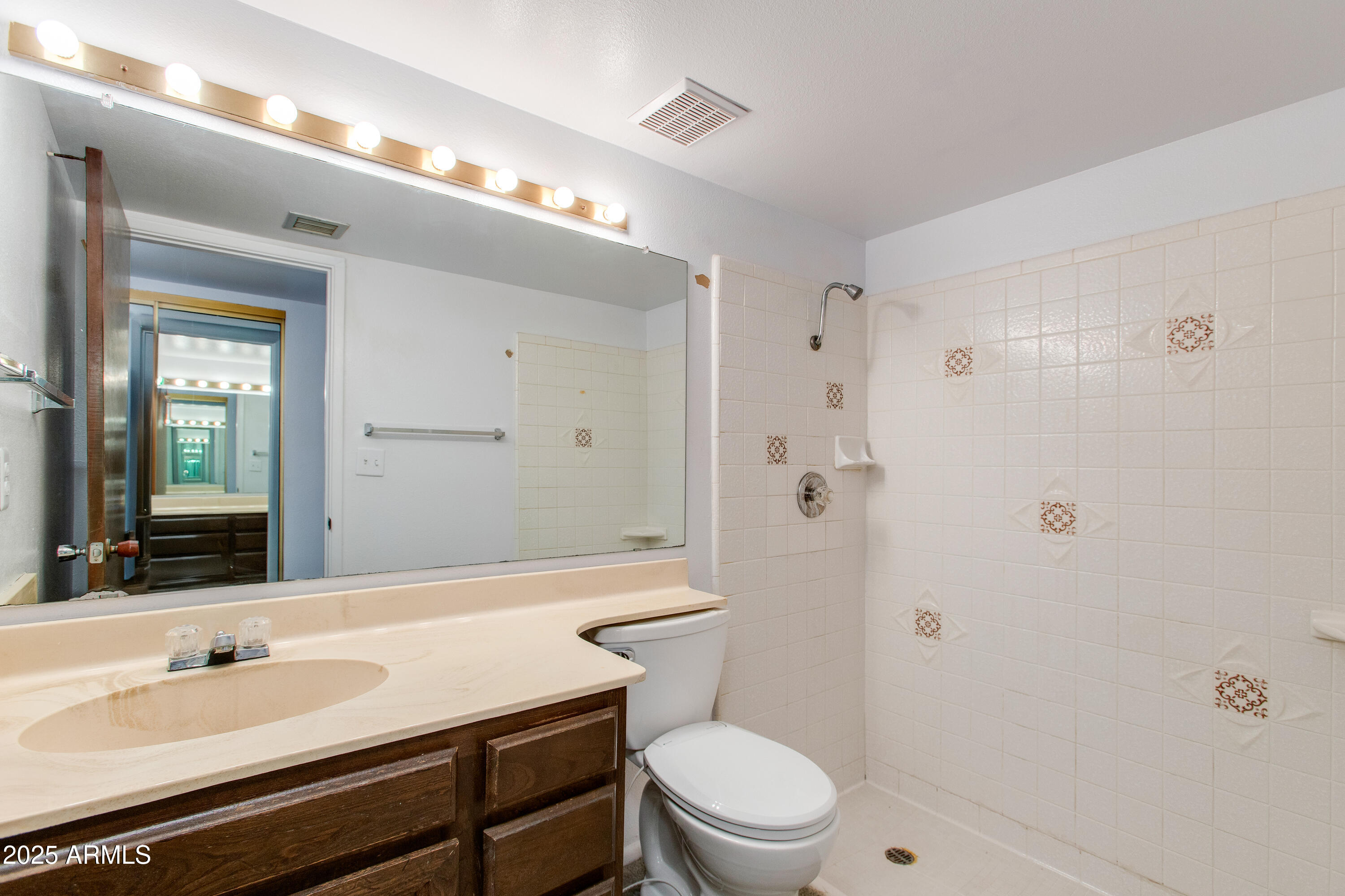 6 E Manzanita Drive
