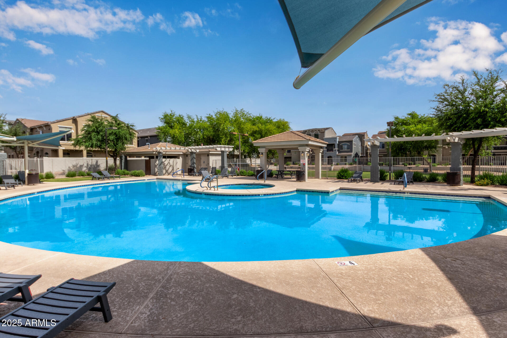 2401 E RIO SALADO Parkway, 1192