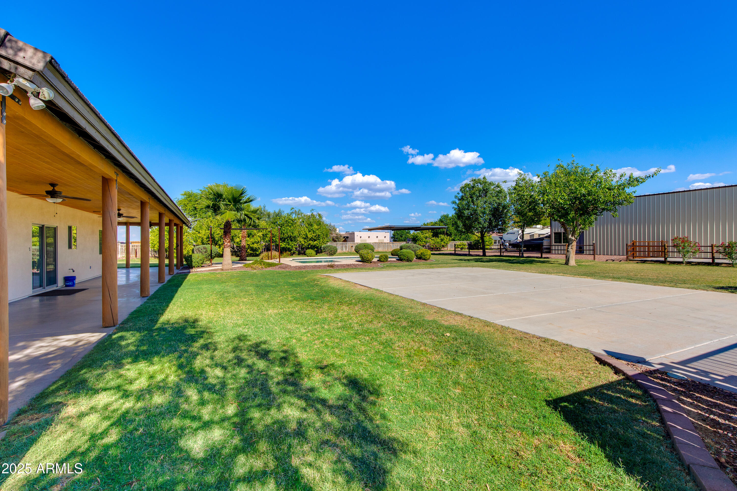 2527 S 215TH Drive