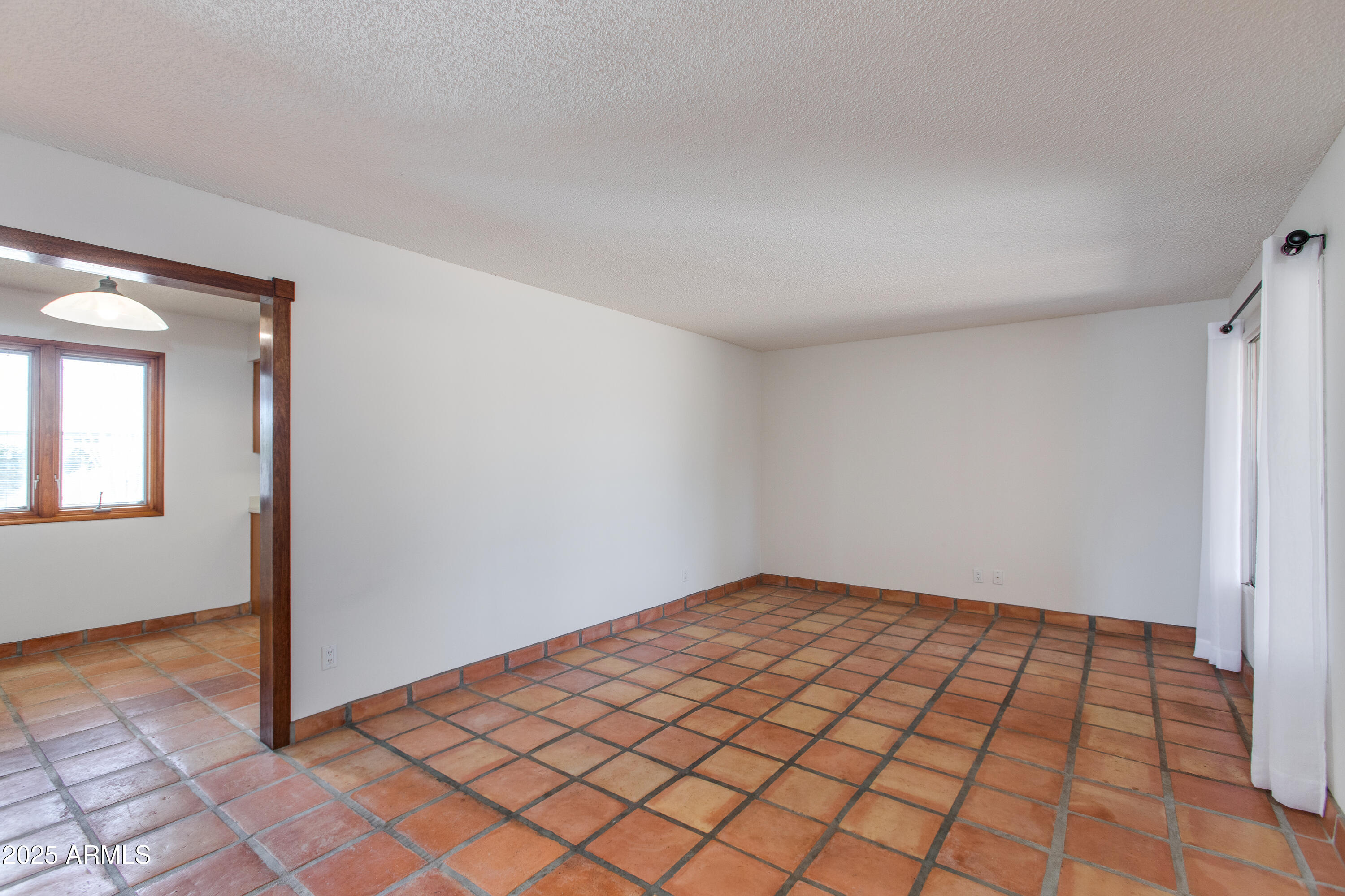 1119 E BALBOA Drive
