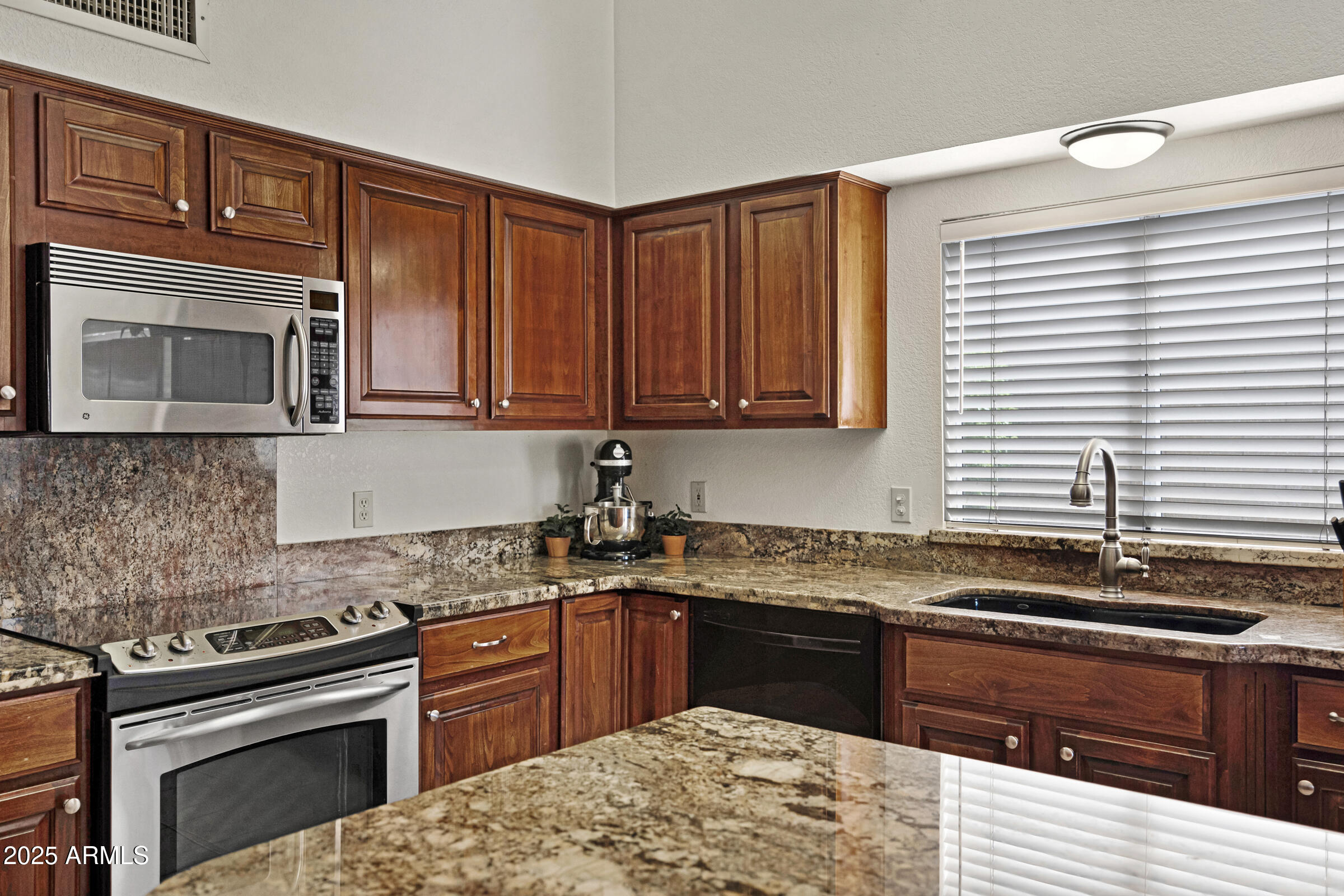 4131 E CASCALOTE Drive