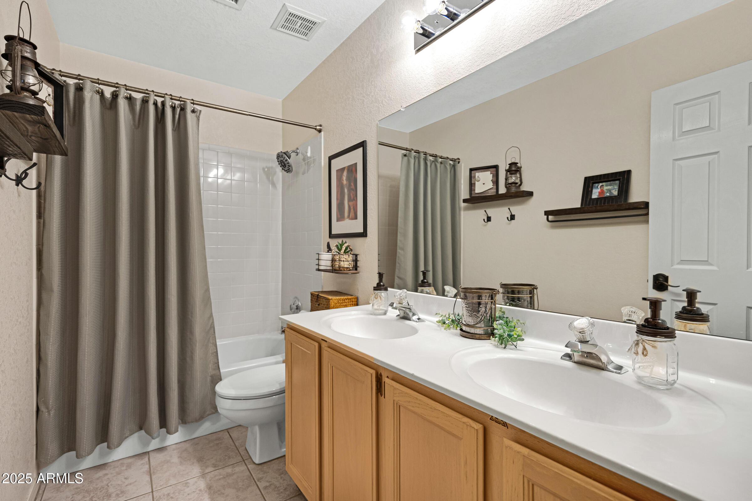 4131 E CASCALOTE Drive