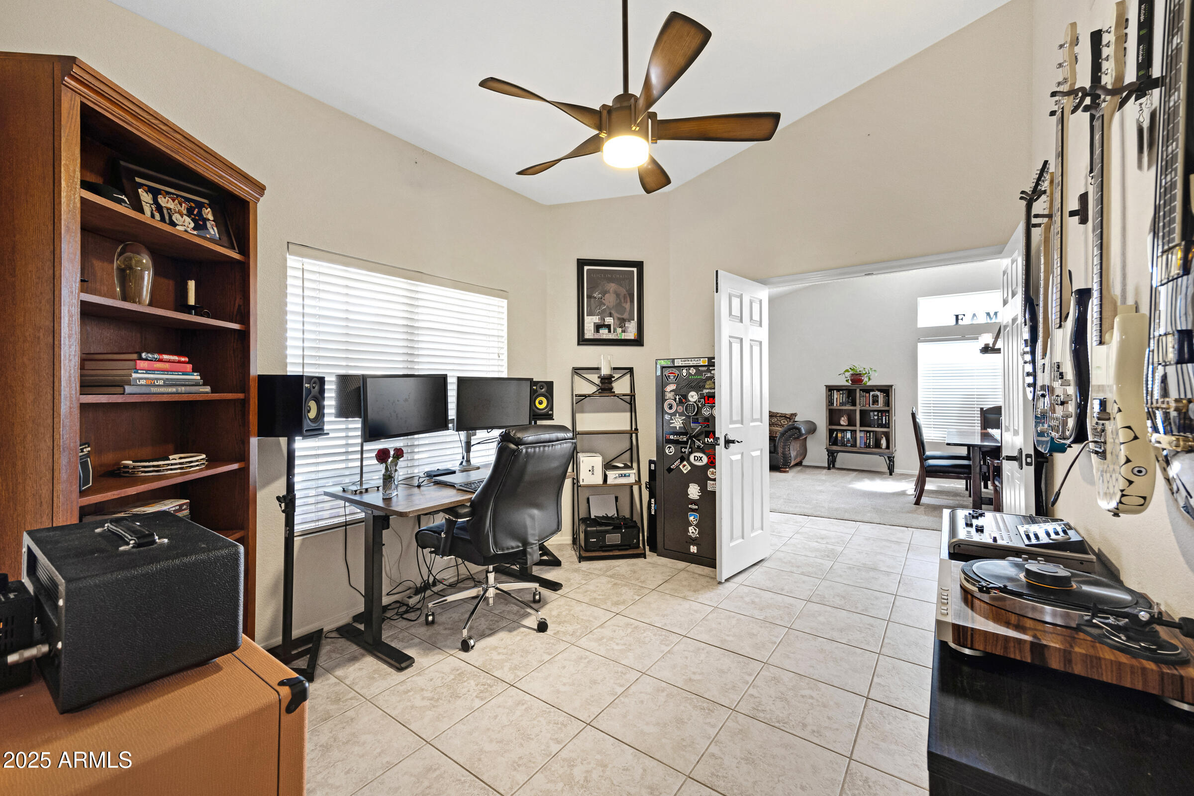 4131 E CASCALOTE Drive