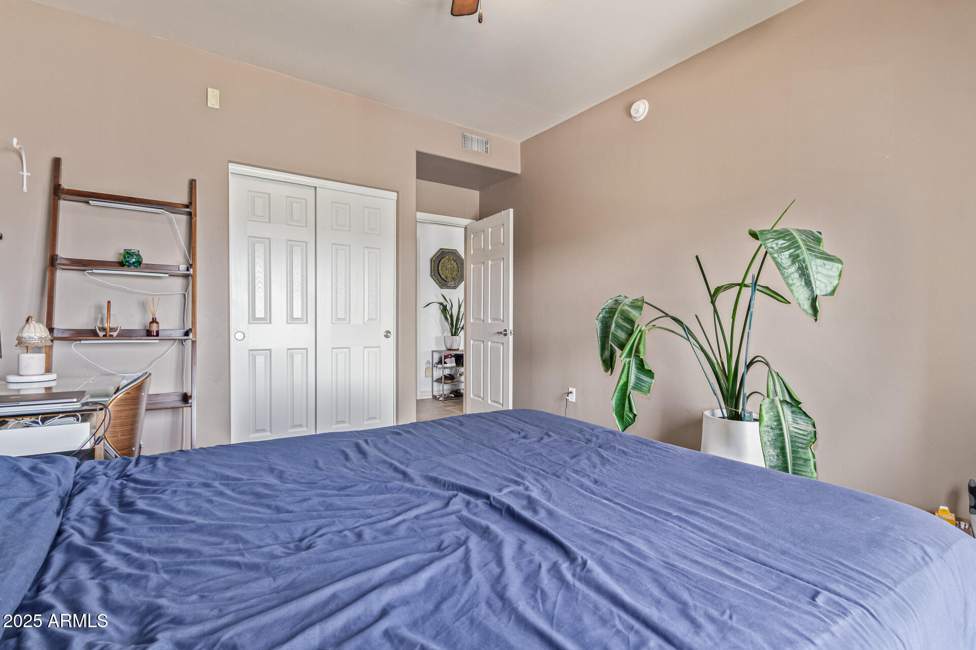 5450 E DEER VALLEY Drive, 4016