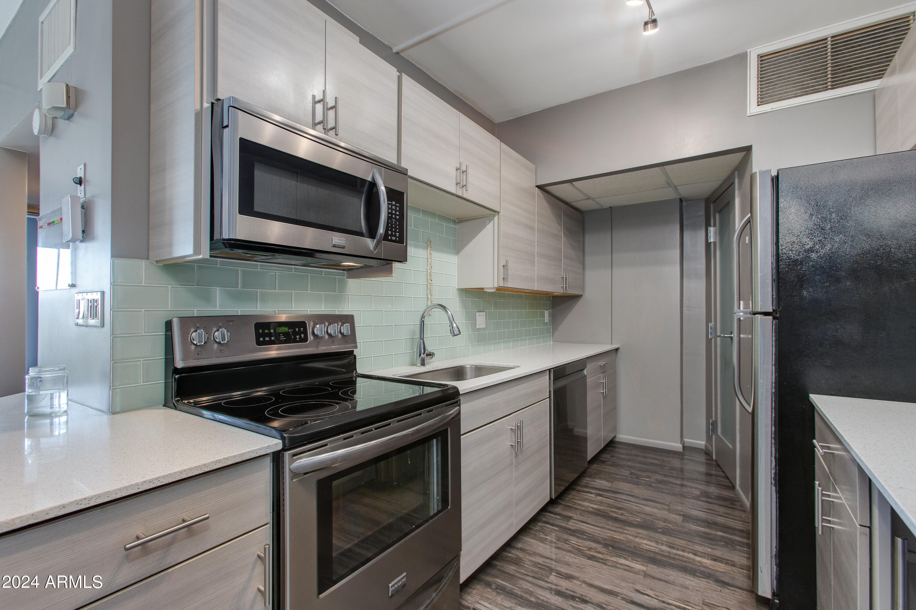 805 N 4TH Avenue, 501