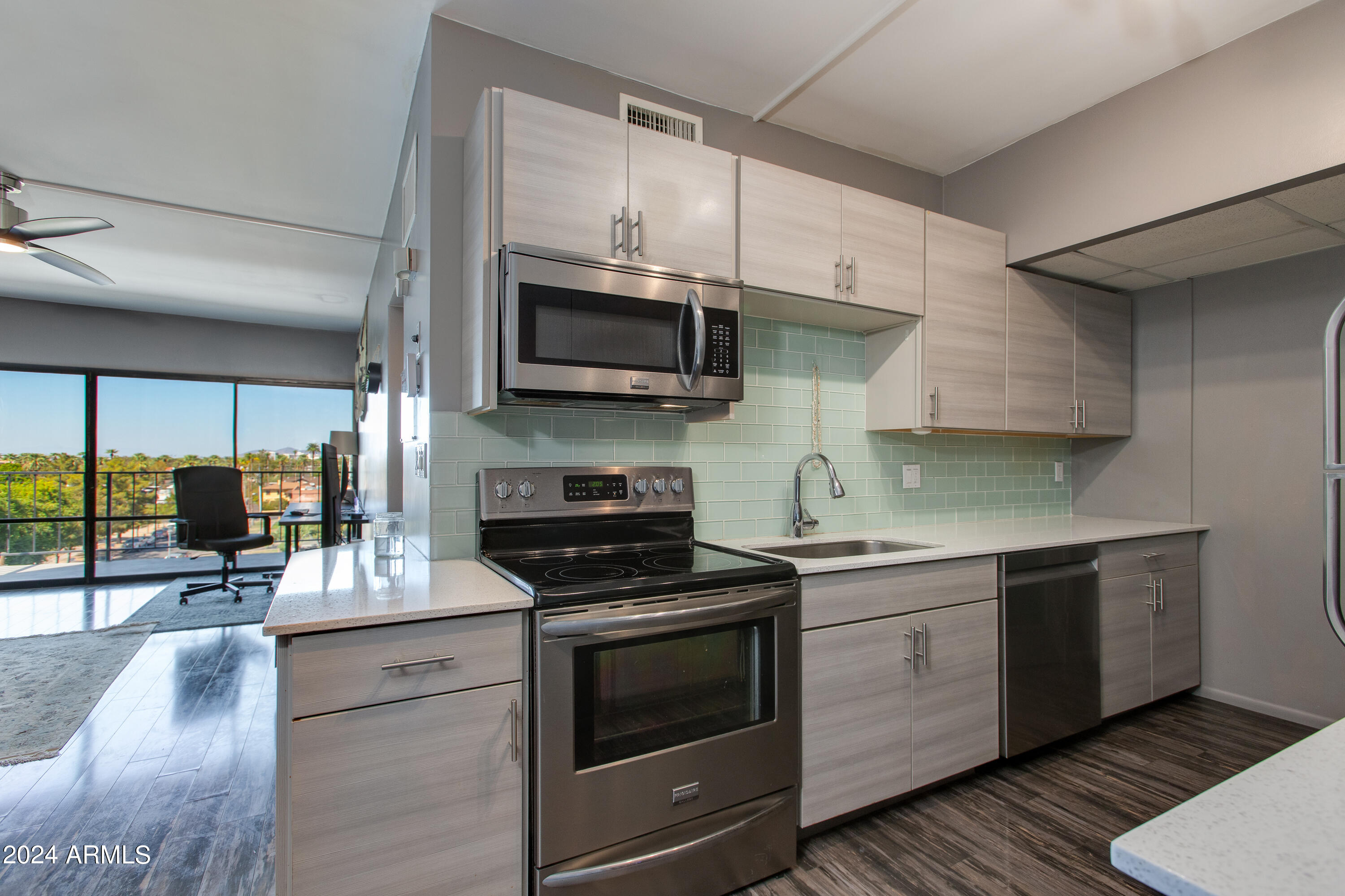 805 N 4TH Avenue, 501
