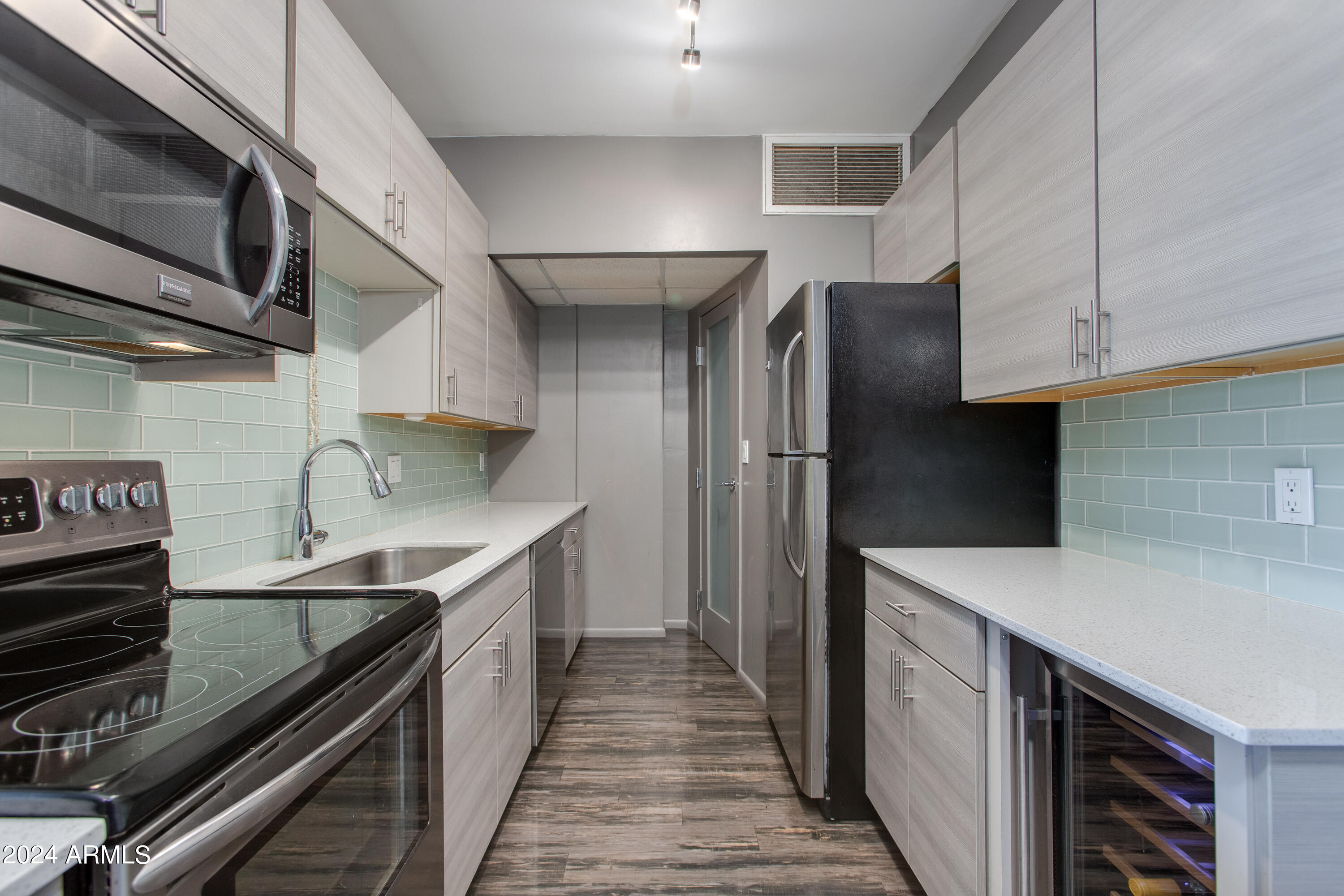 805 N 4TH Avenue, 501