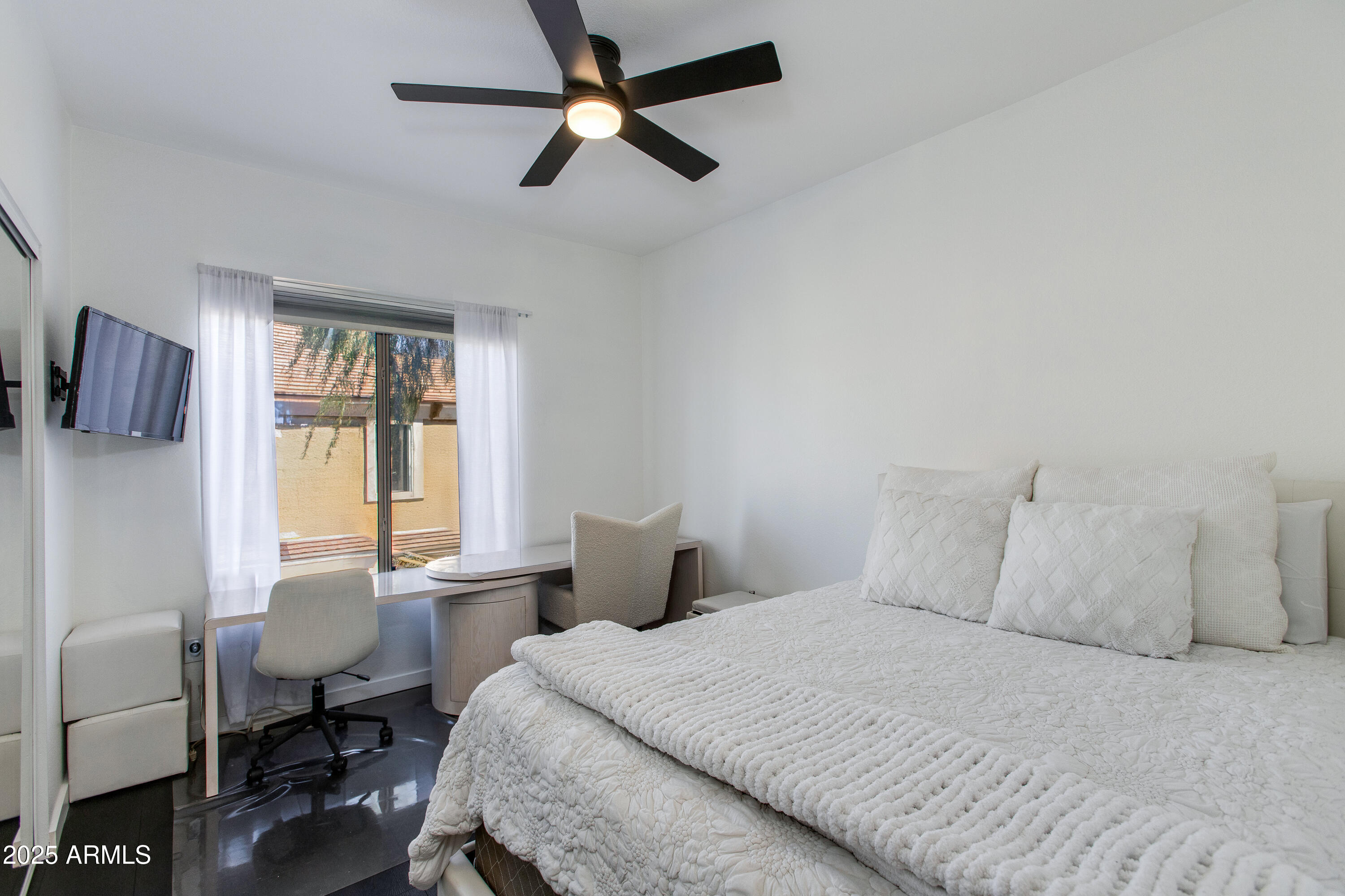 1411 E ORANGEWOOD Avenue, 237