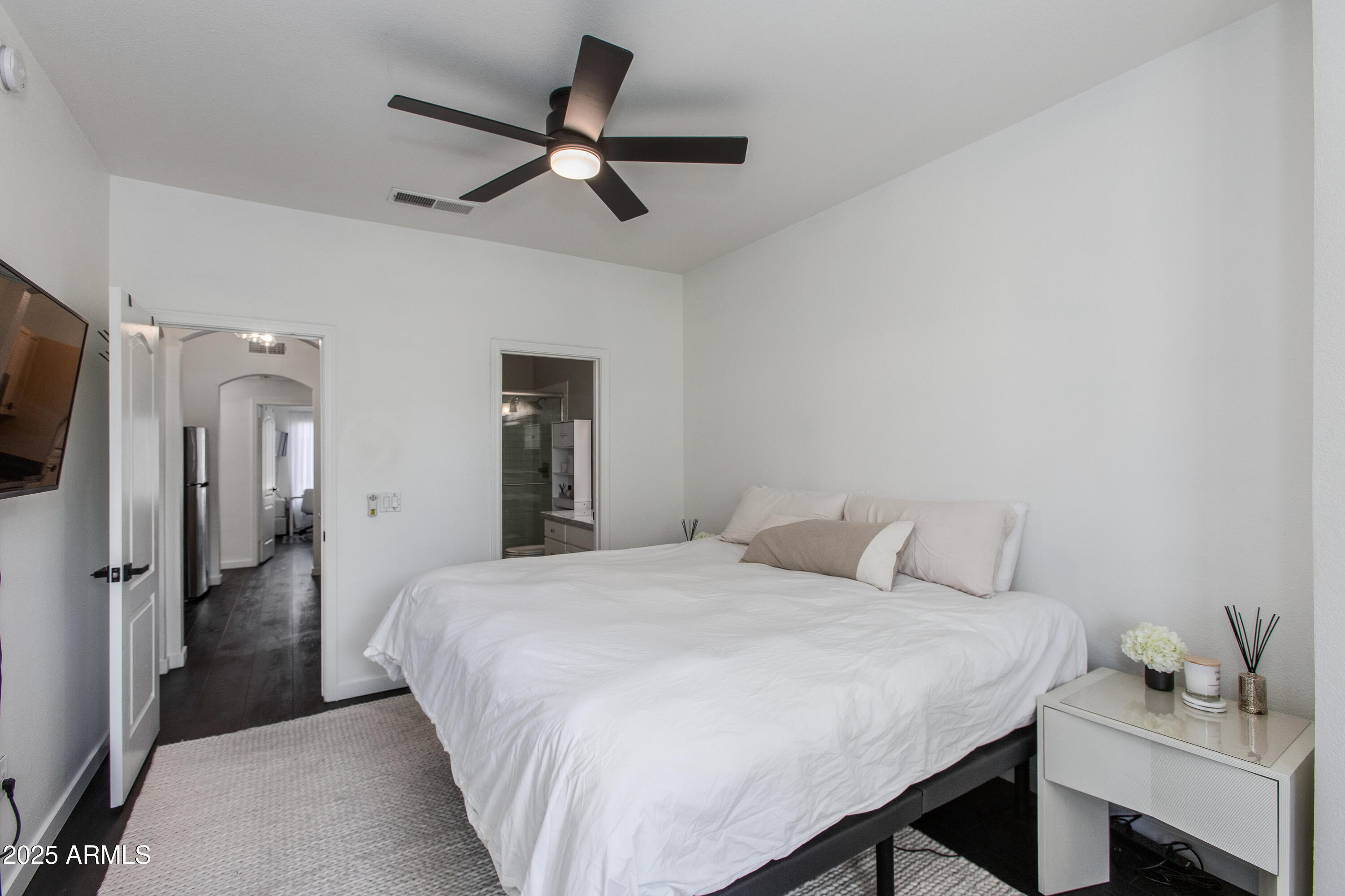 1411 E ORANGEWOOD Avenue, 237