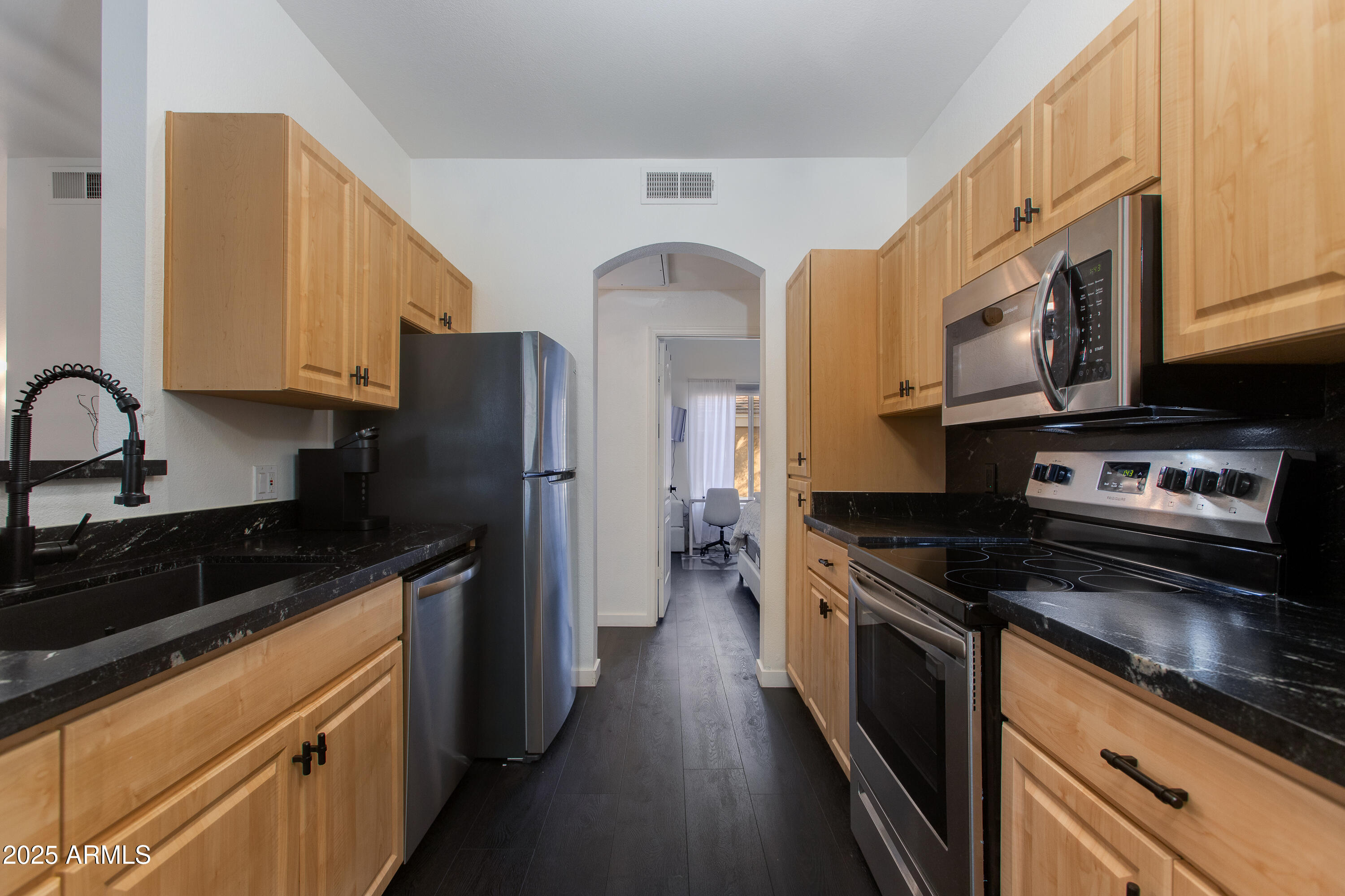 1411 E ORANGEWOOD Avenue, 237