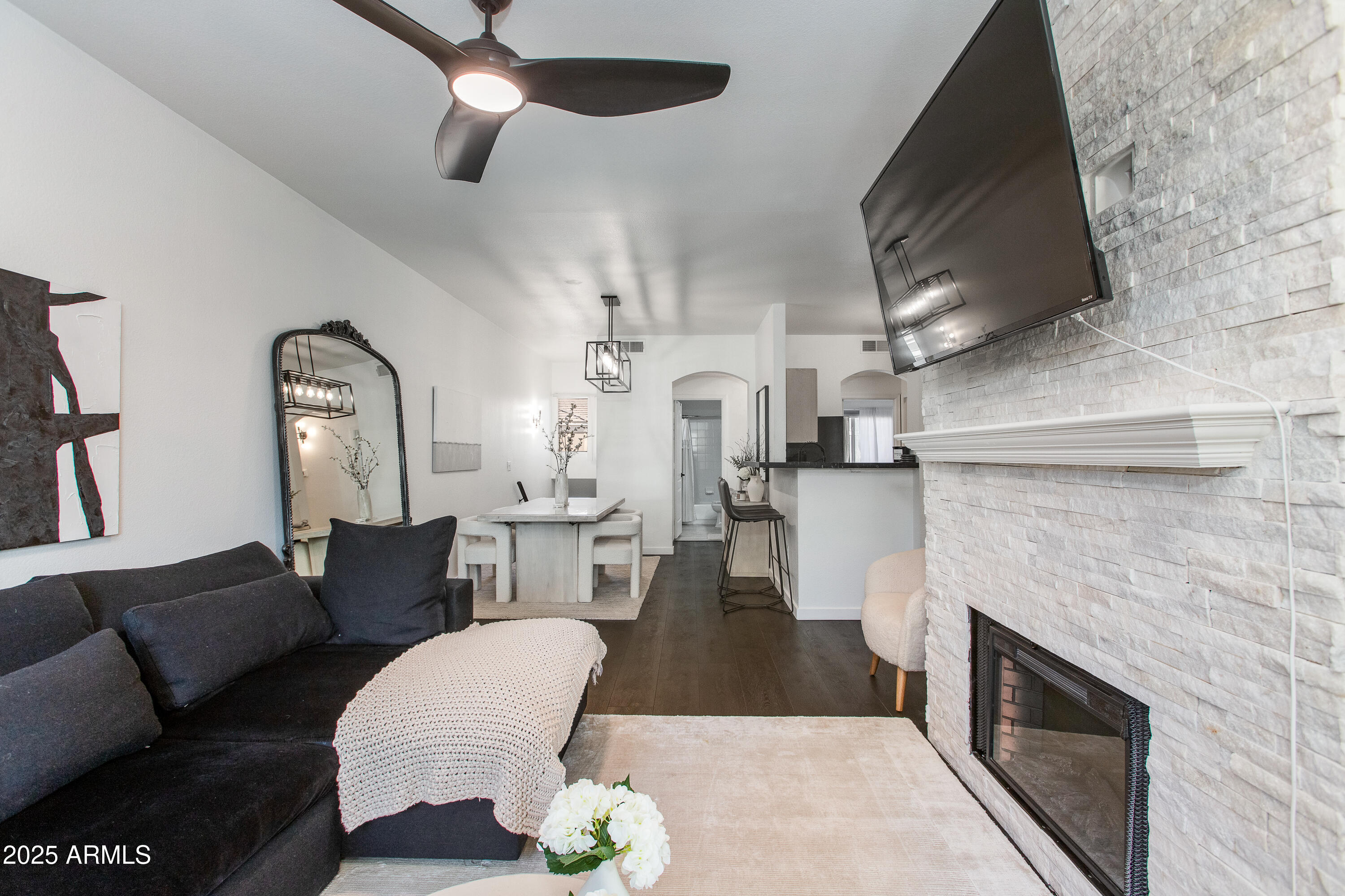 1411 E ORANGEWOOD Avenue, 237