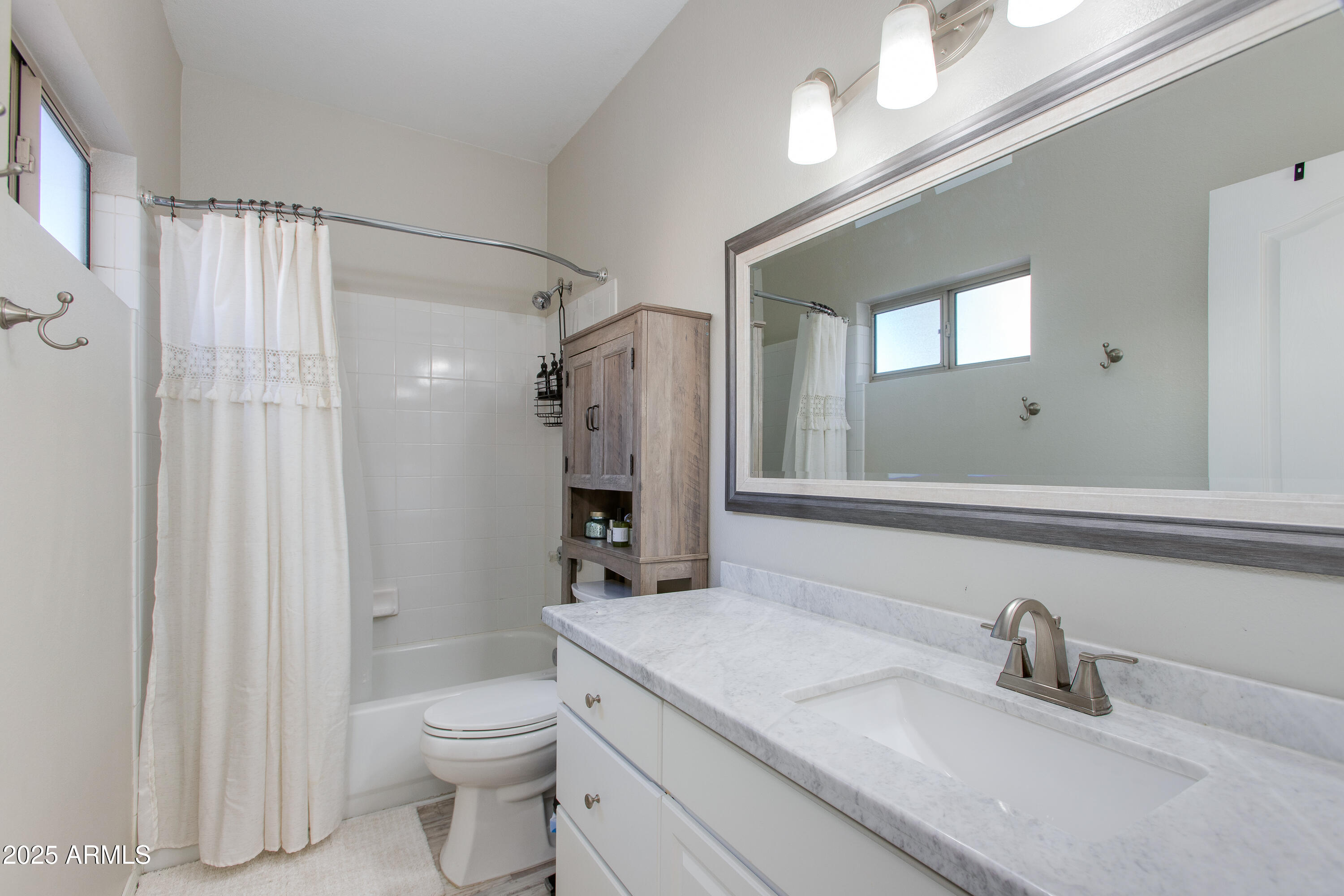 1411 E ORANGEWOOD Avenue, 237