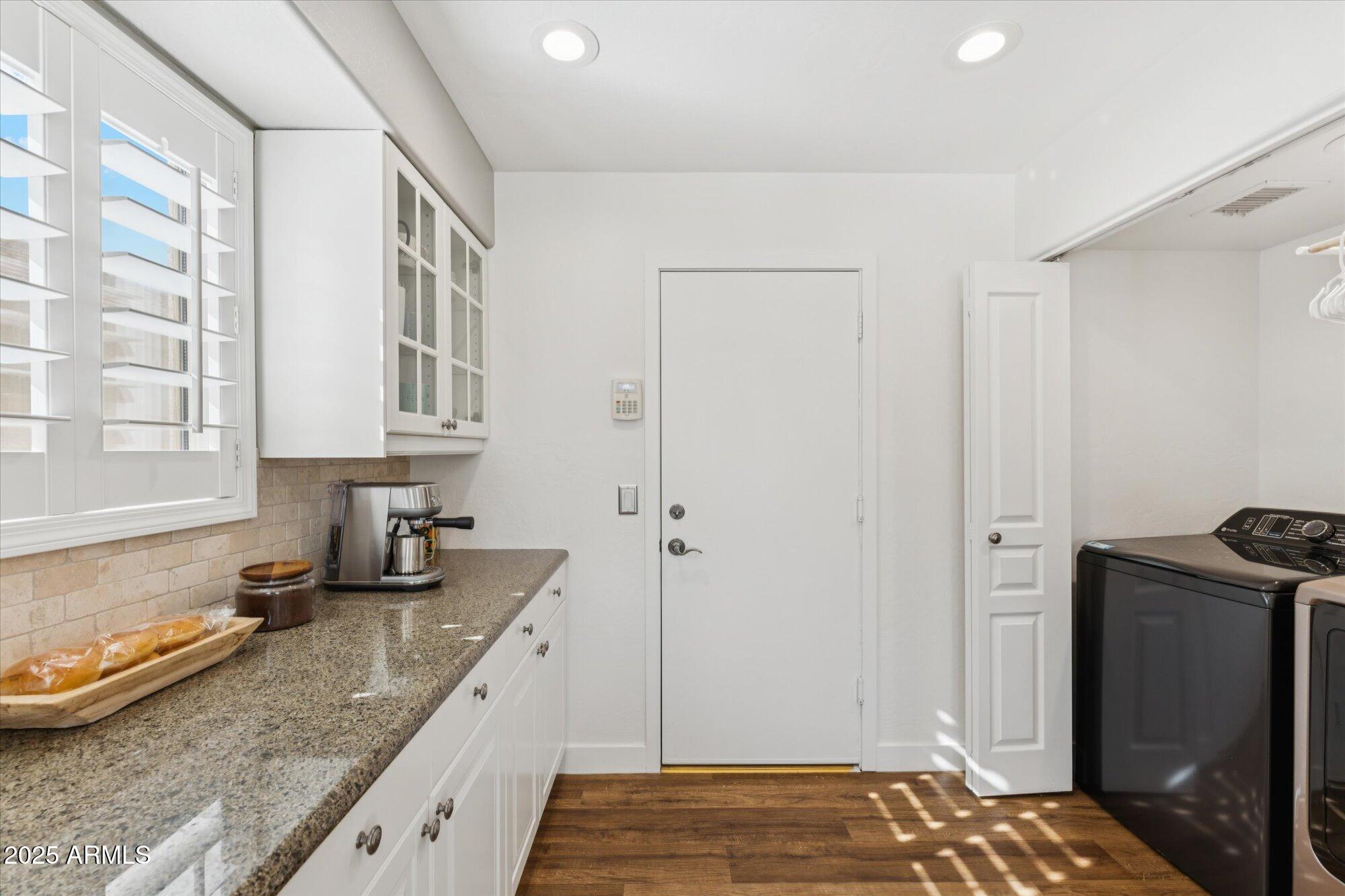 10252 E BUTHERUS Drive