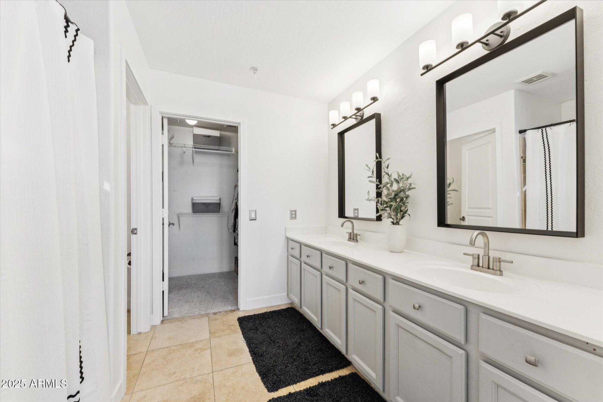 10252 E BUTHERUS Drive