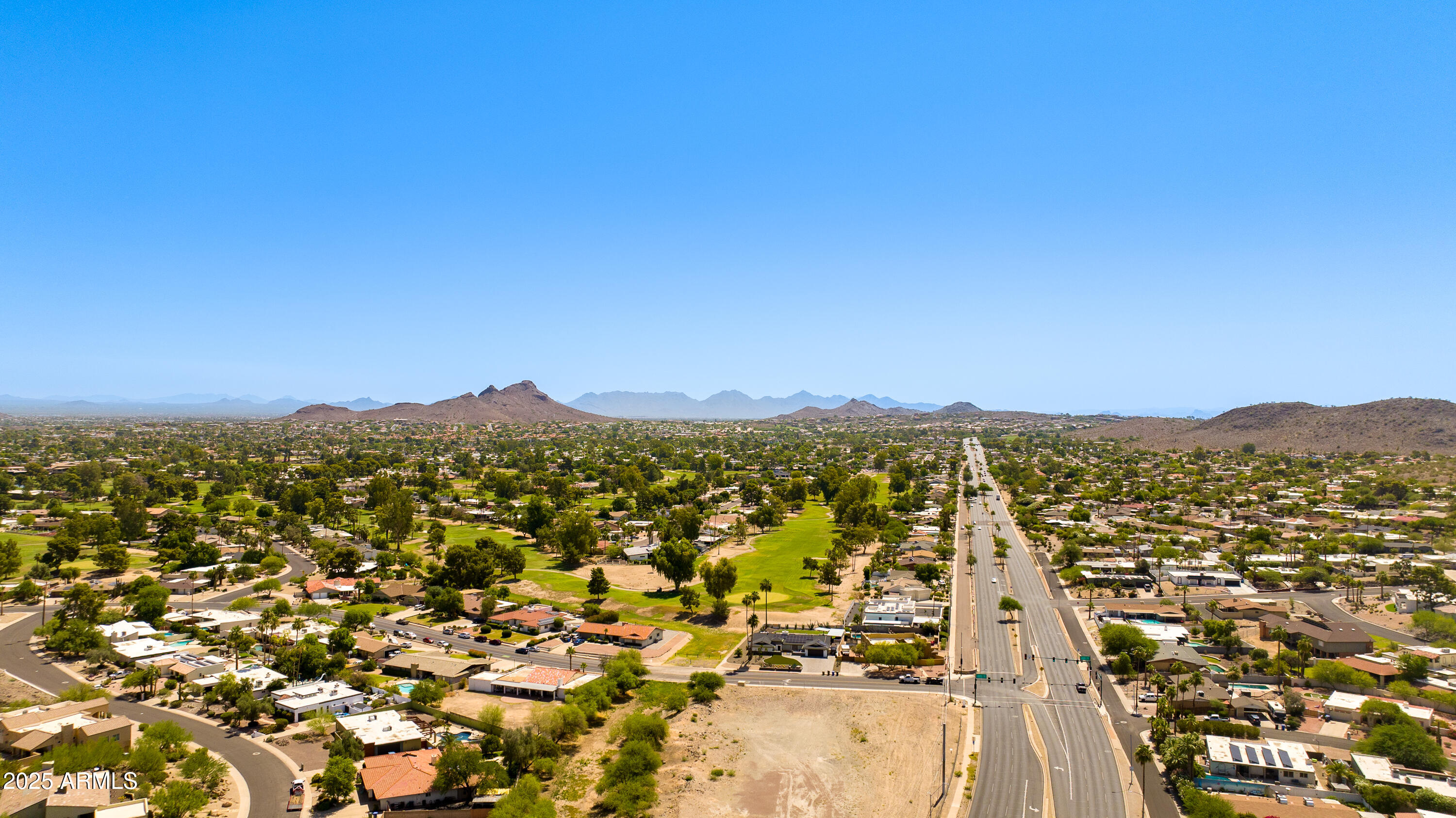 1326 W JOAN DE ARC Avenue