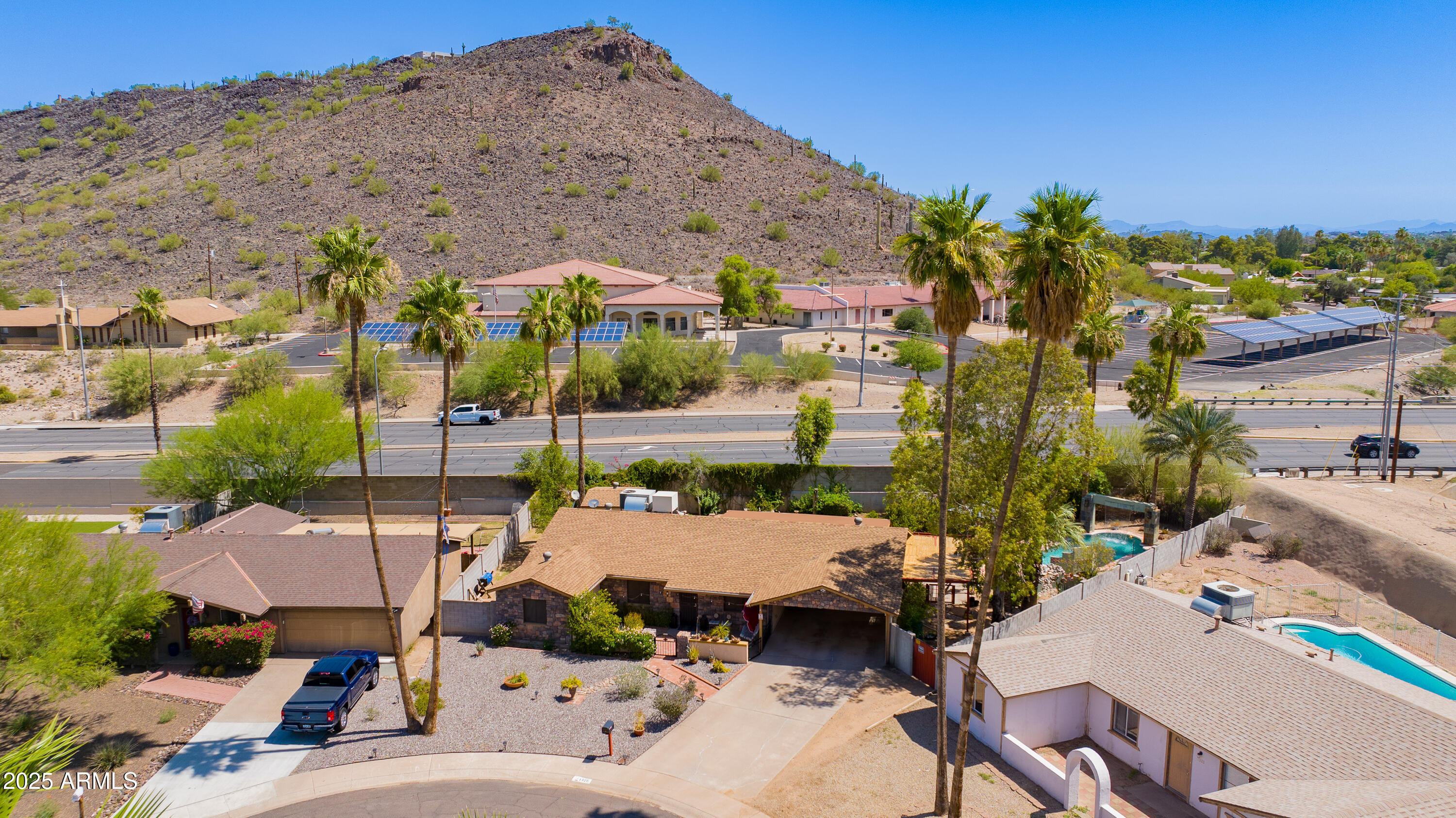 1326 W JOAN DE ARC Avenue