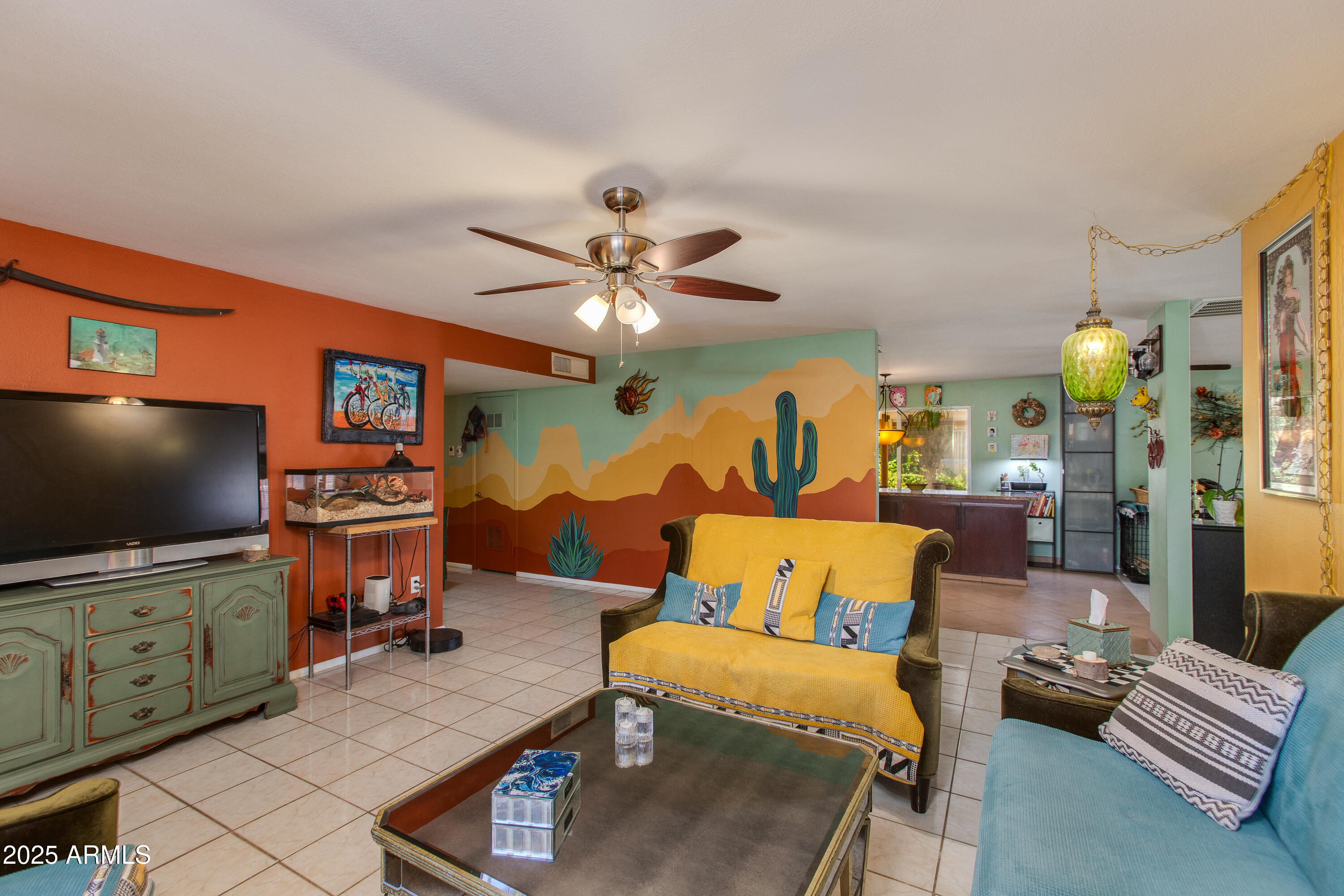 1326 W JOAN DE ARC Avenue